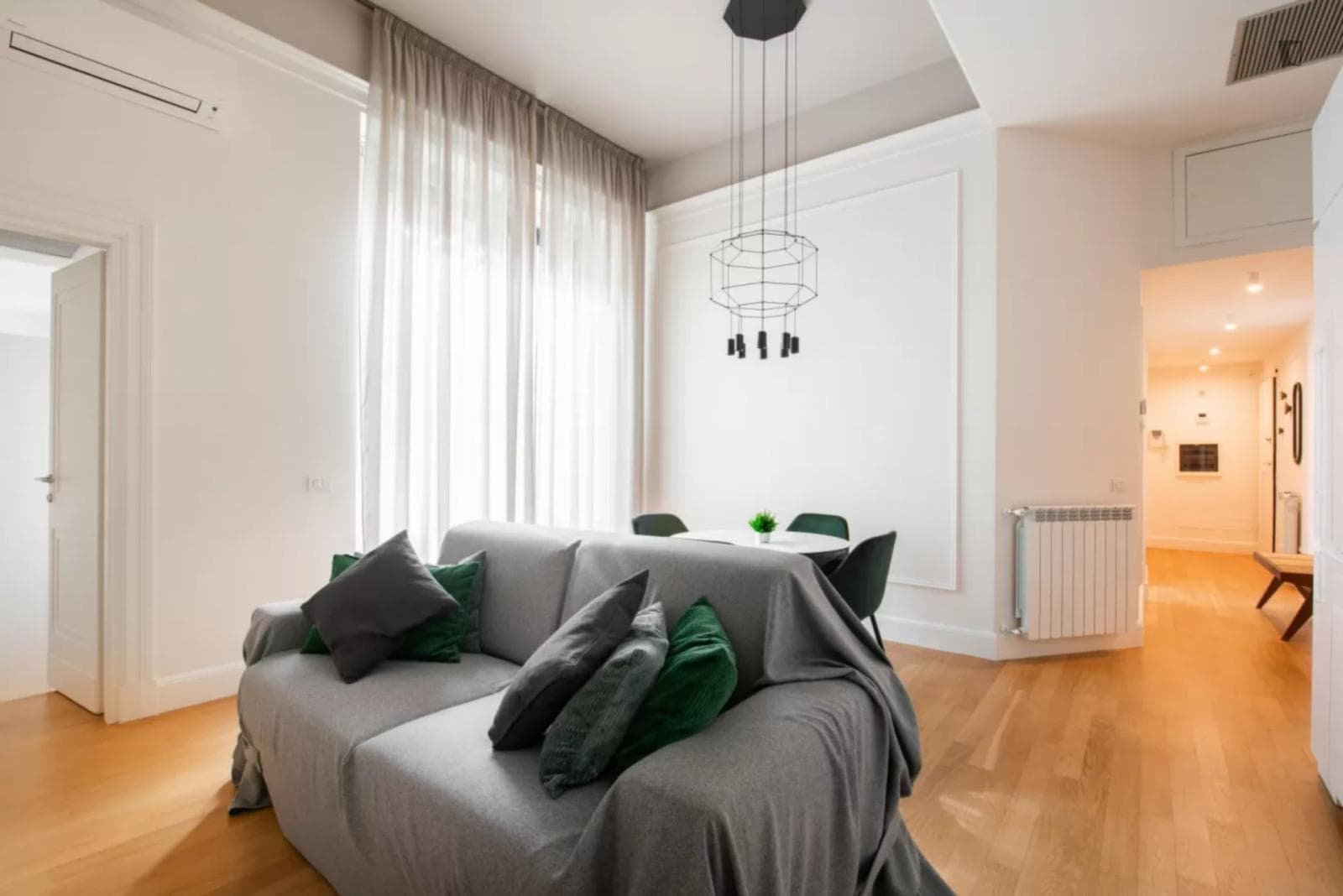 Charming 2-Bedroom Apartment in Vittorio Emanuele Area photo 1