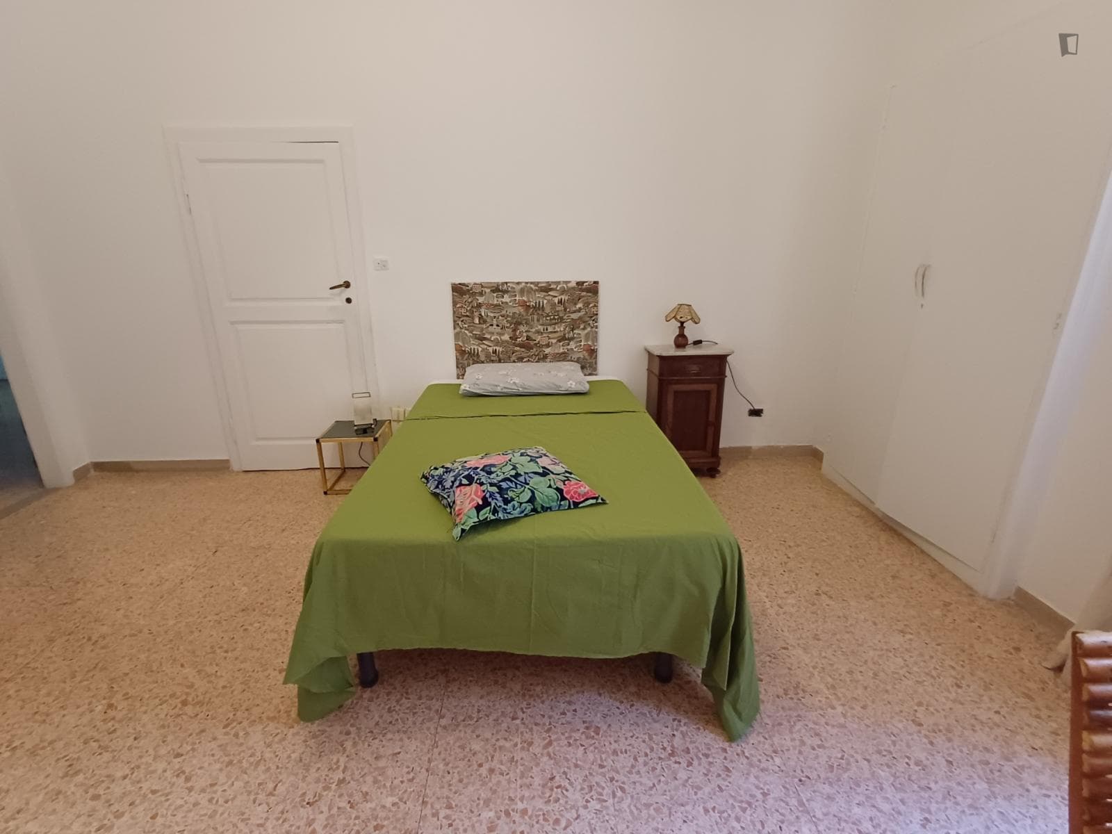 Large room with french bed photo 1