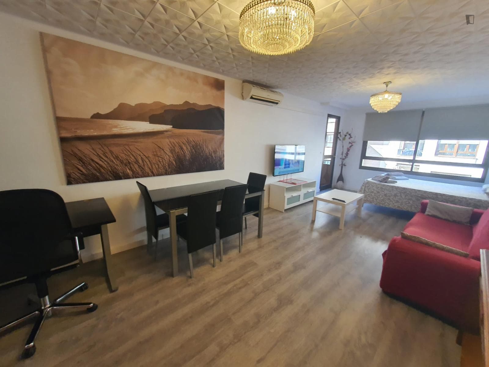 Large double bedroom in the Pere Garau neighbourhood photo 1