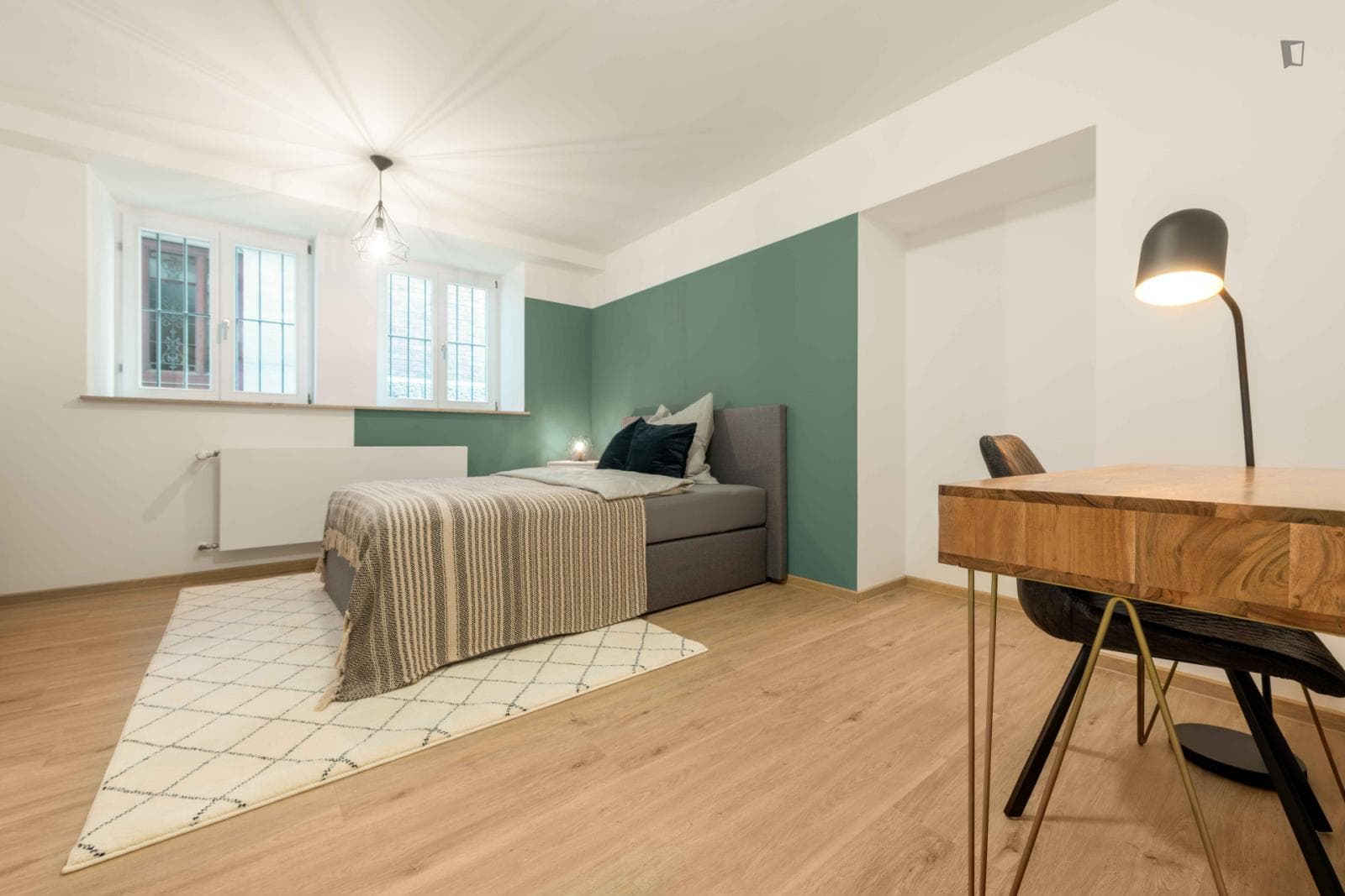 Cosy double bedroom in Frankfurt photo 1