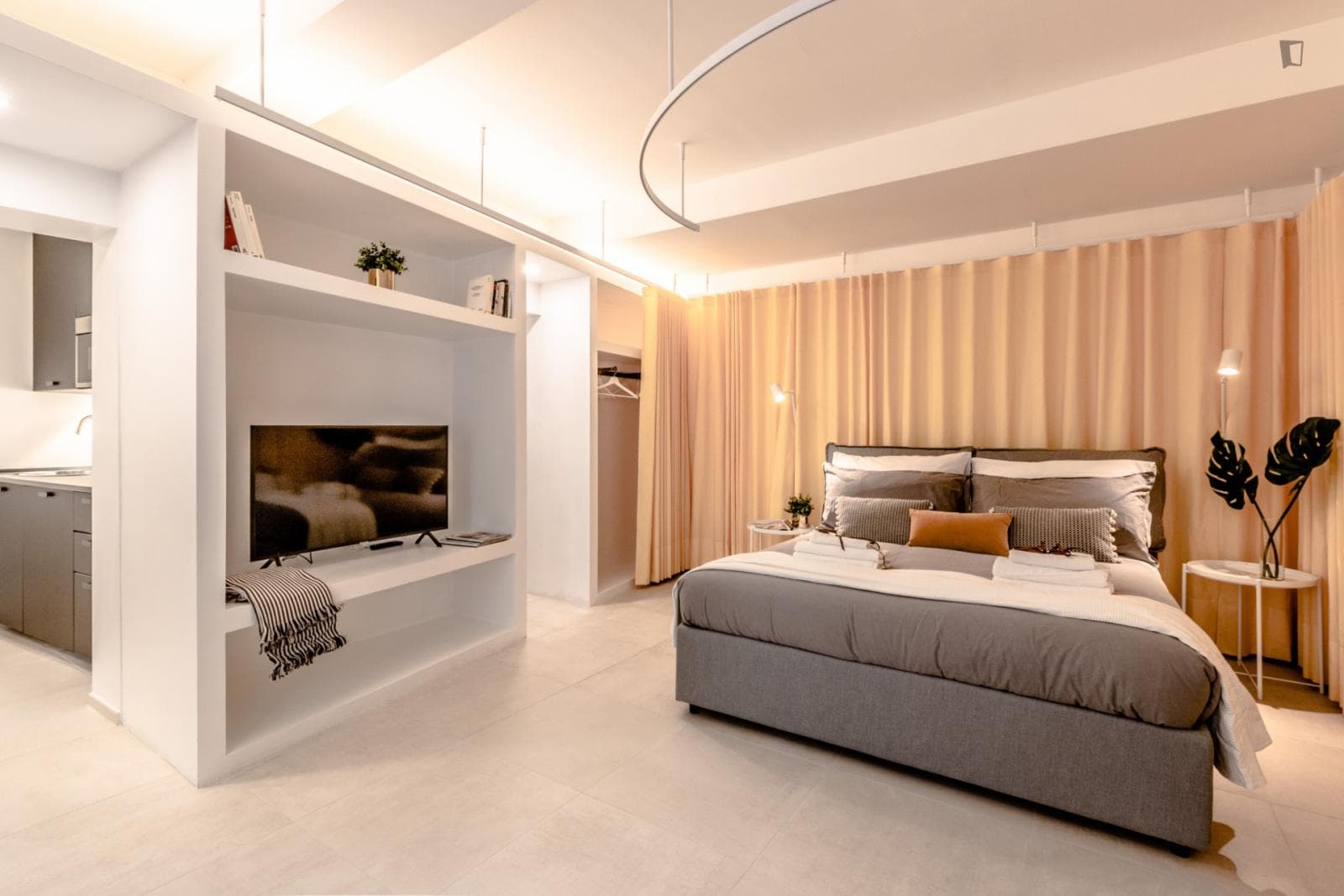 Comfortable studio in central Bologna photo 1