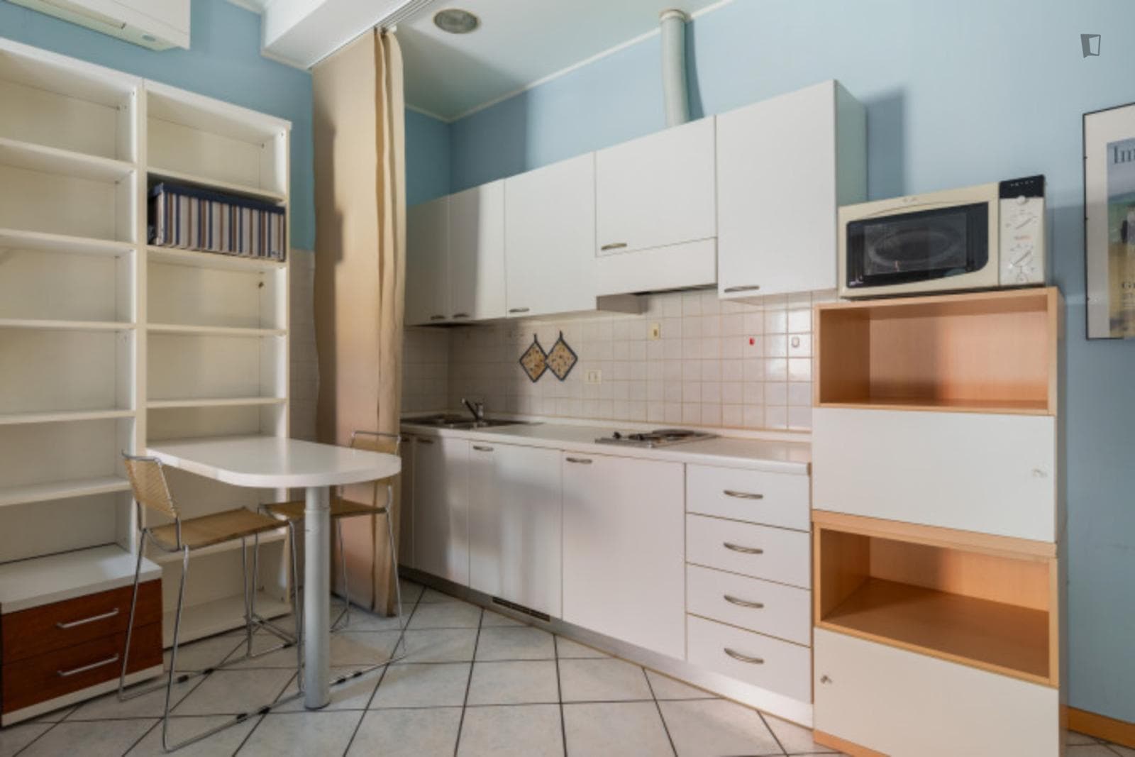 Very cool studio in the Saragozza district photo 1