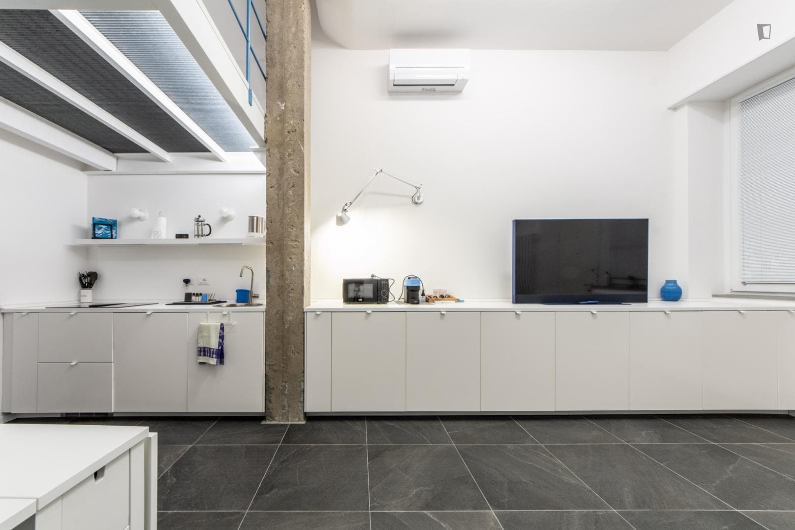 Modern and spacious studio located in the Santa Viola neighbourhood photo 1