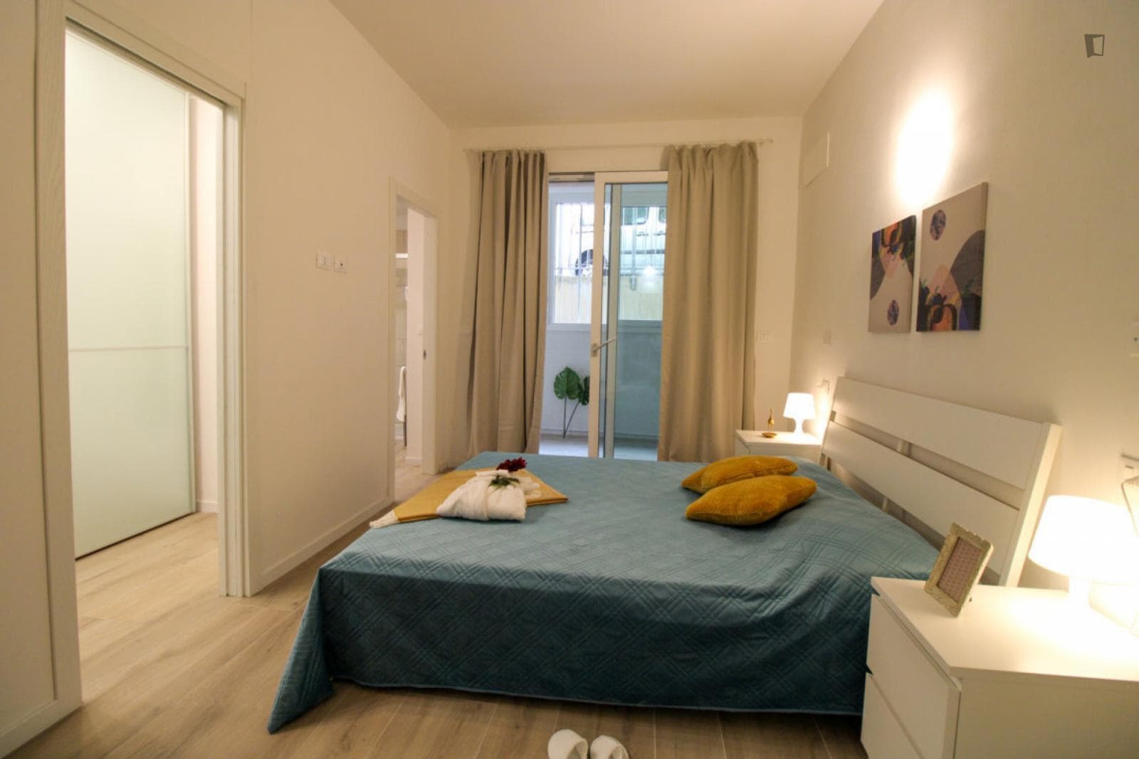 Splendid double ensuite bedroom near Parco dei Pini photo 1