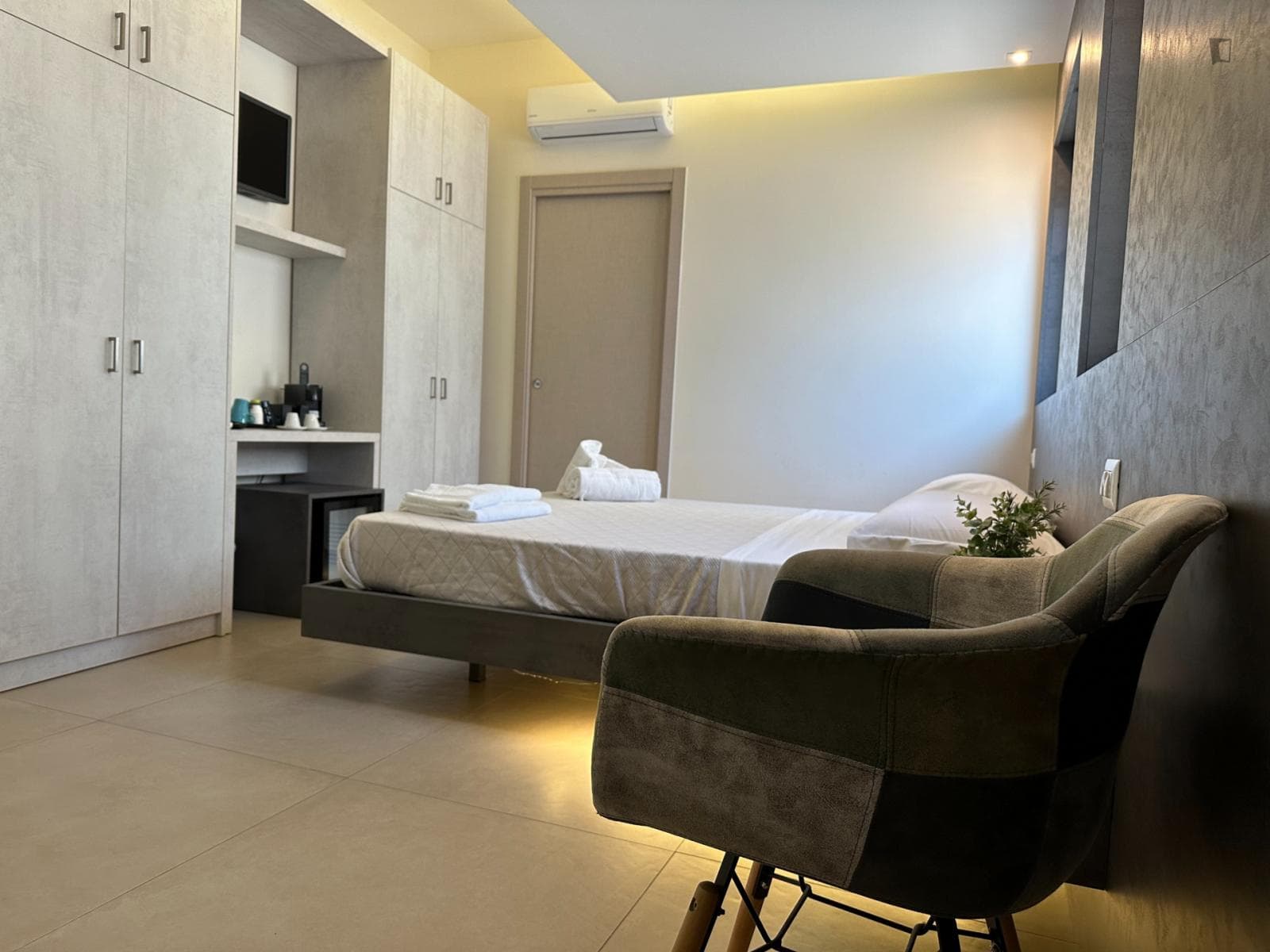 Pleasant double ensuite bedroom in Palese photo 1