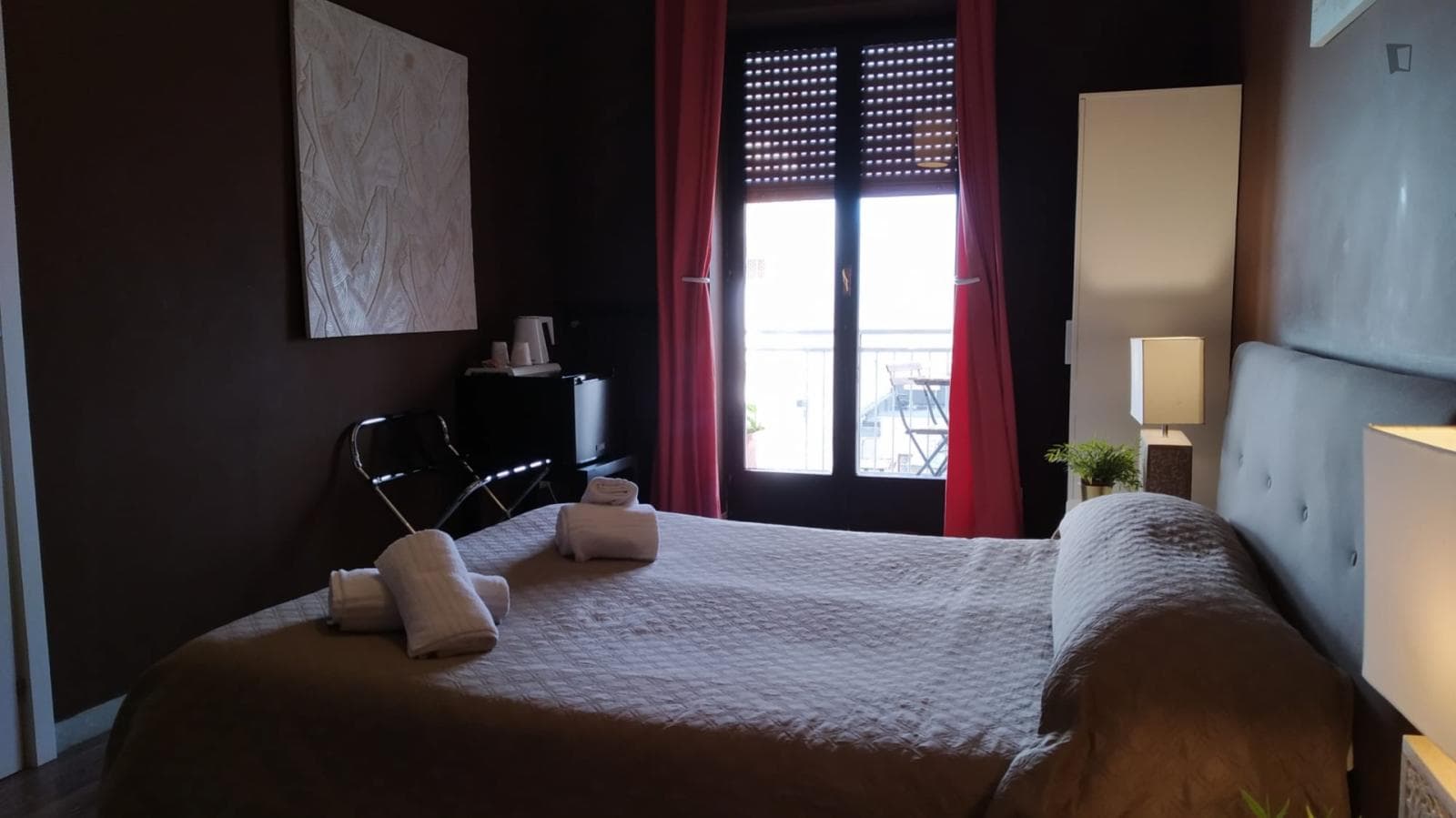 Alluring double ensuite bedroom in Quartiere Umbertino photo 1