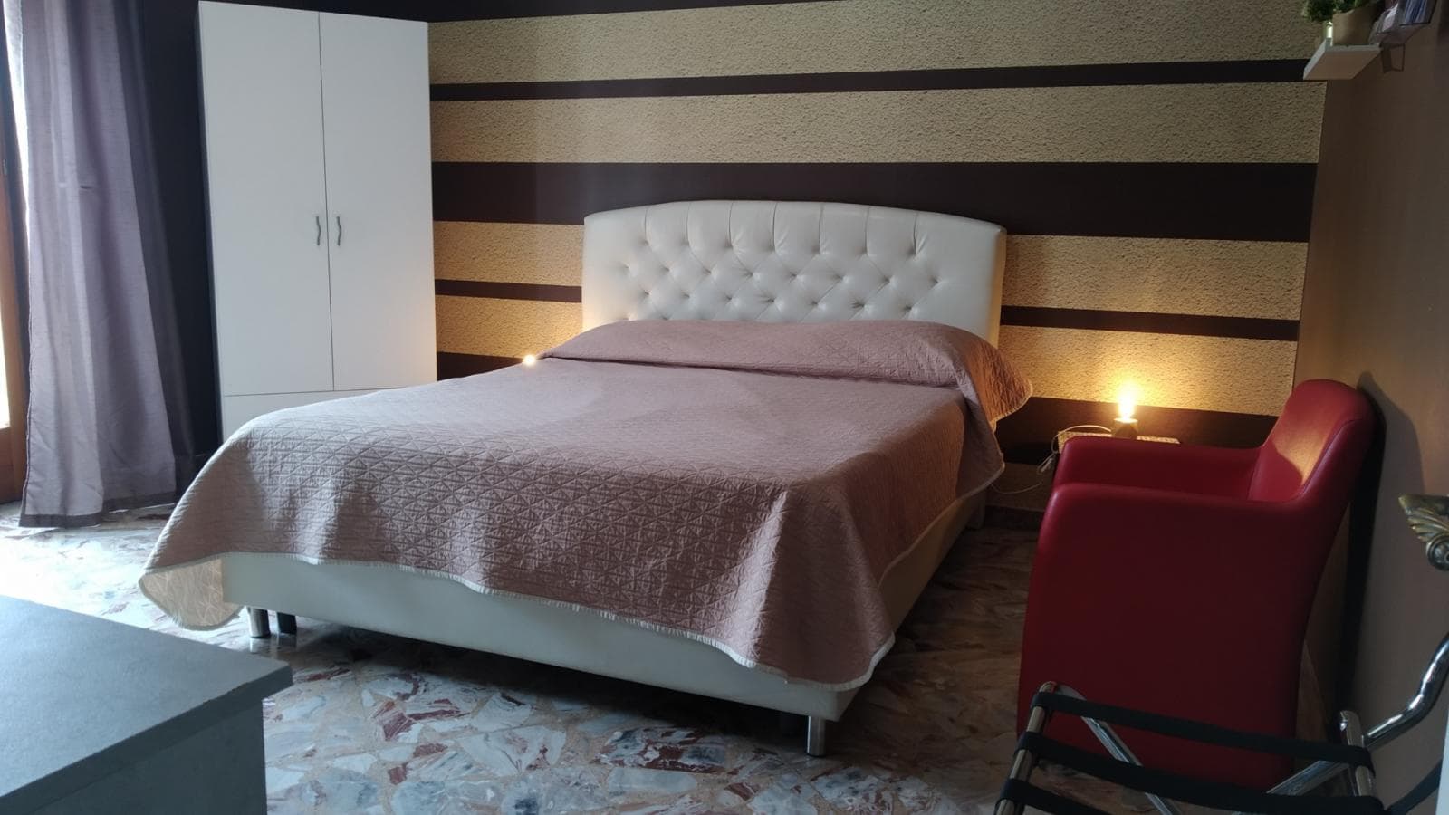 Welcoming double ensuite bedroom in Quartiere Umbertino photo 1