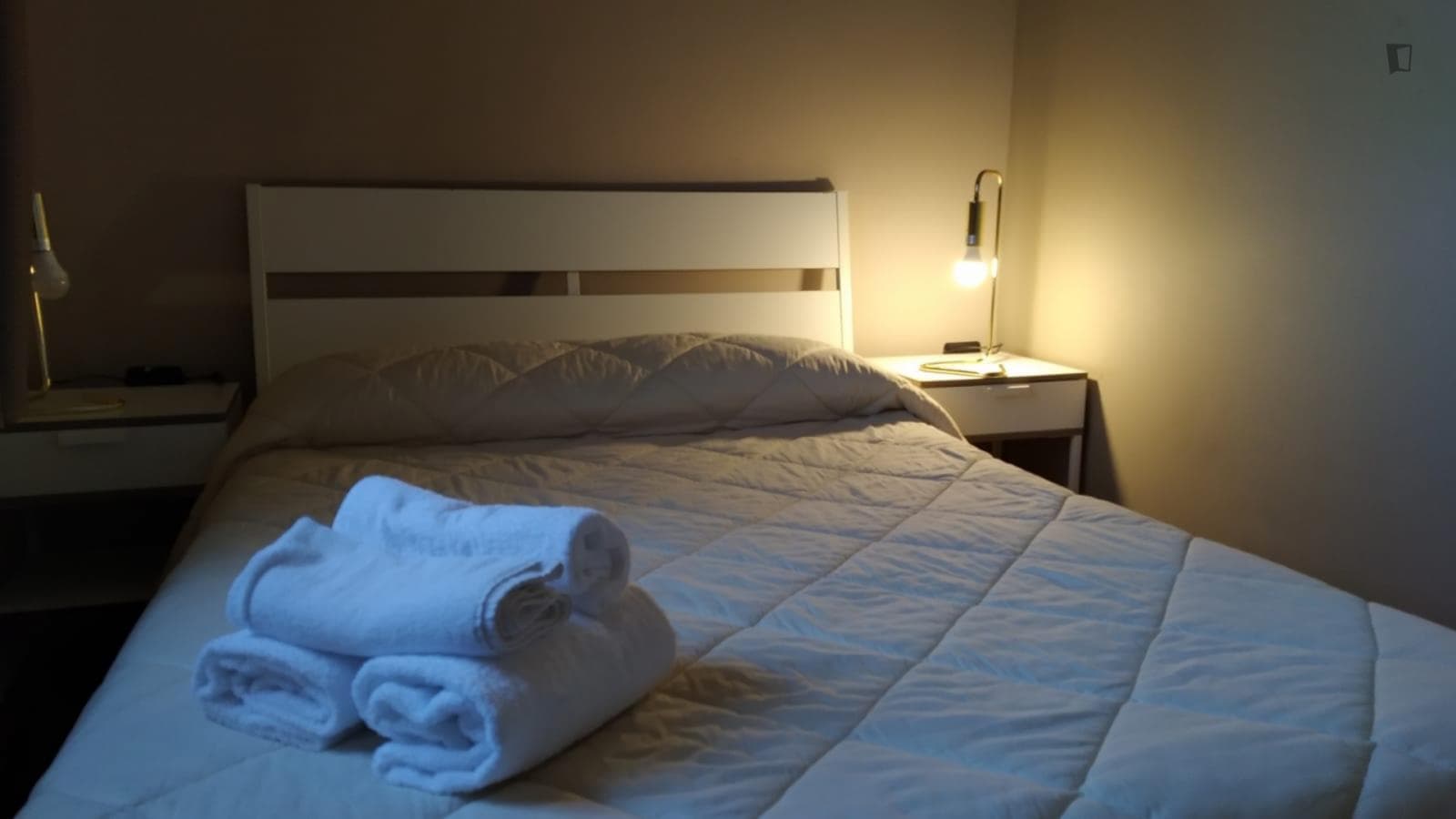 Elegant double ensuite bedroom in Quartiere Umbertino photo 1