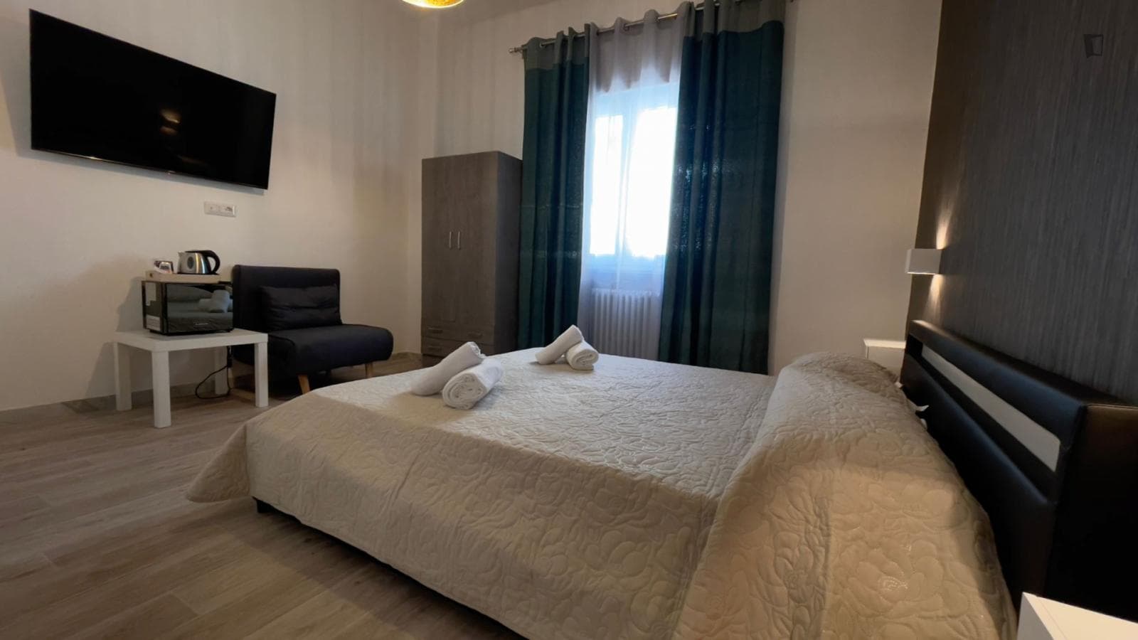 Big double ensuite bedroom near the Bari Marina photo 1