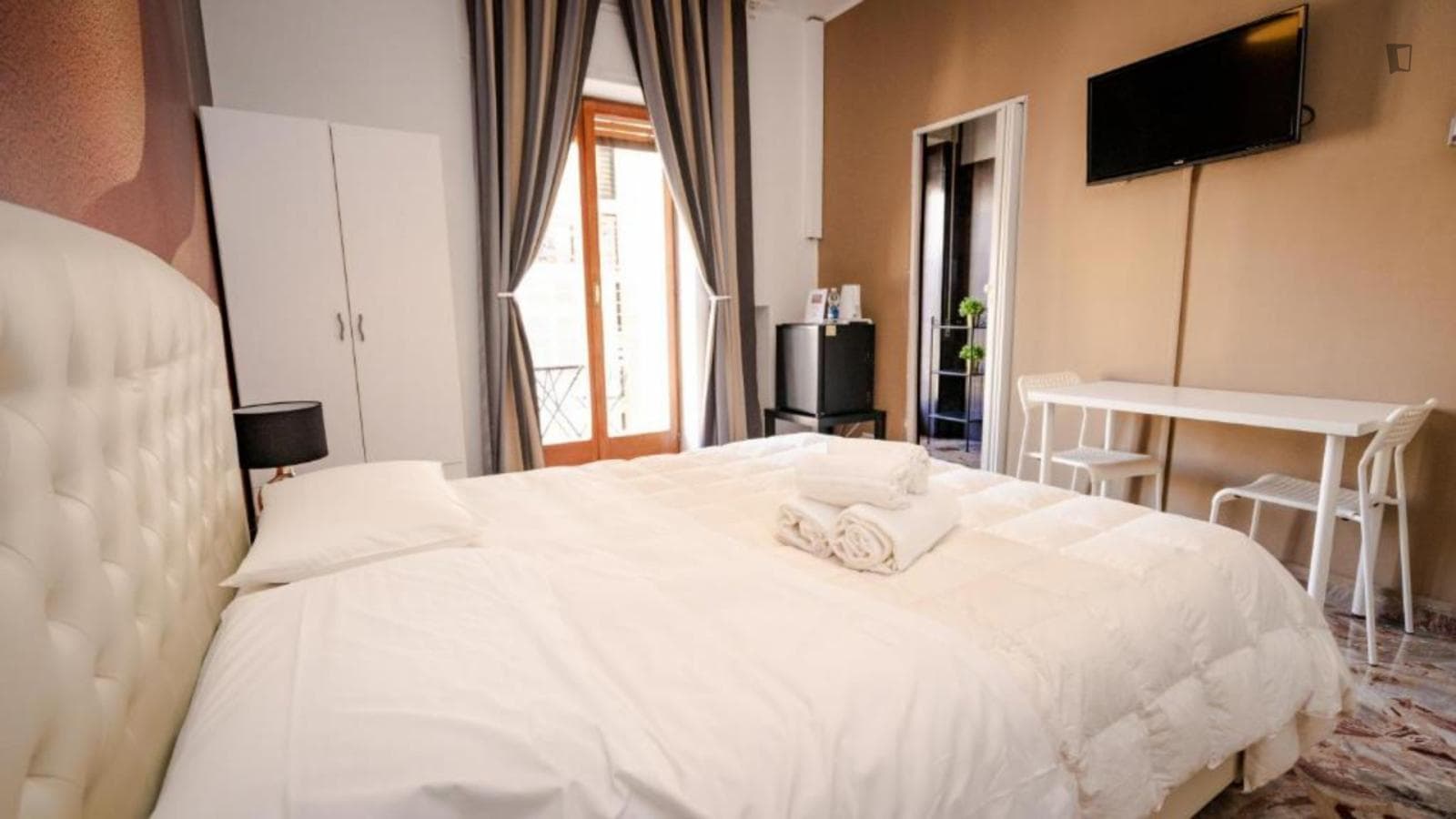 Appealing double ensuite bedroom in Quartiere Umbertino photo 1