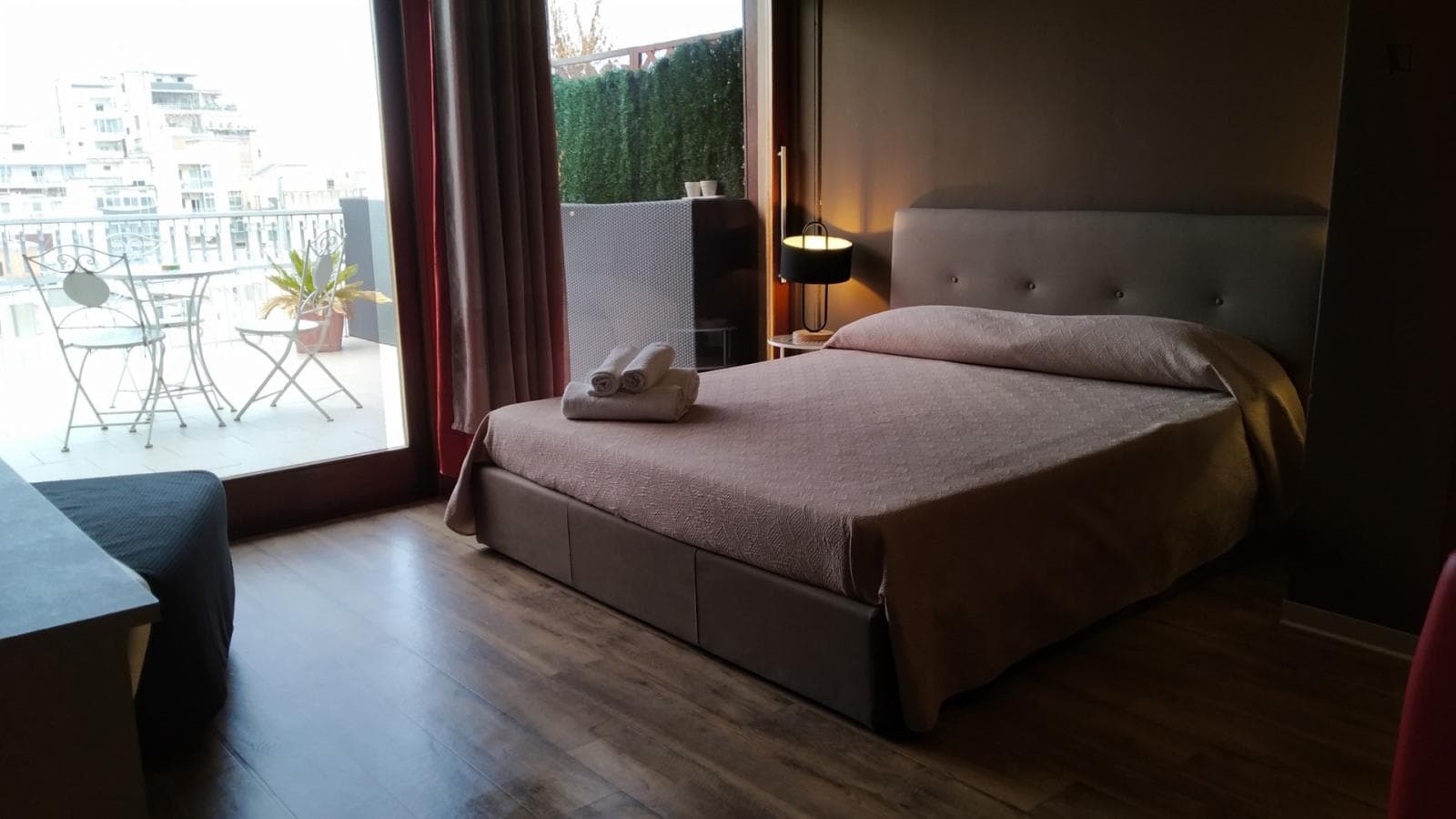 Dashing double ensuite bedroom in Quartiere Umbertino photo 1