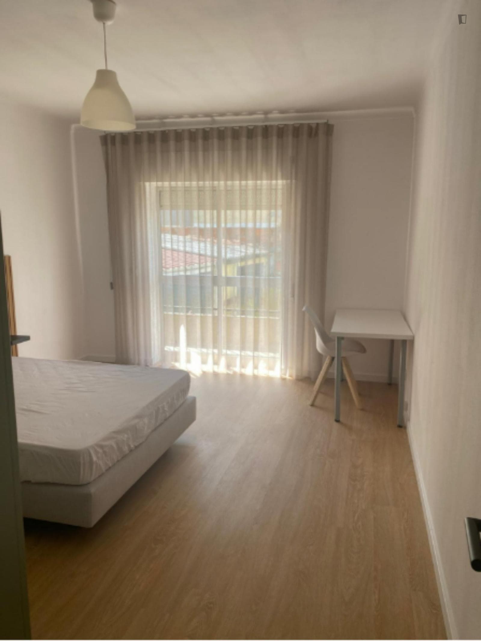 Bright Double Bedroom with a Balcony close to ESECS Polytechnic photo 1