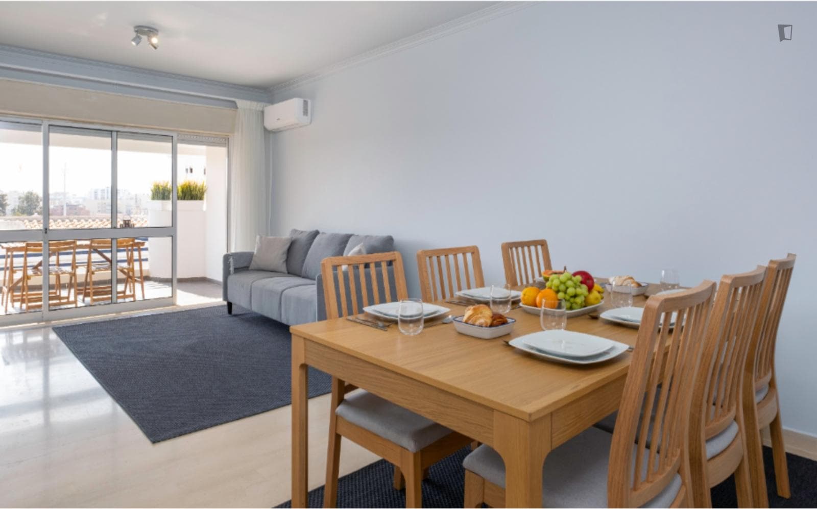 Welcoming 2 Bedroom Apartment with a Balcony close to Vilamoura Beach photo 1