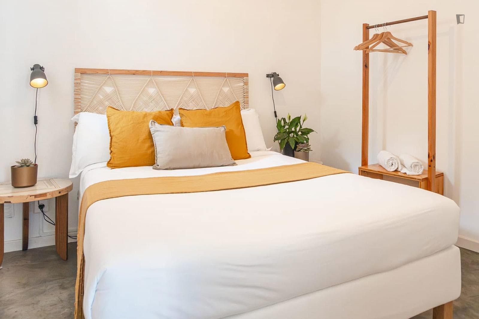 Inviting double bedroom in Ericeira photo 1