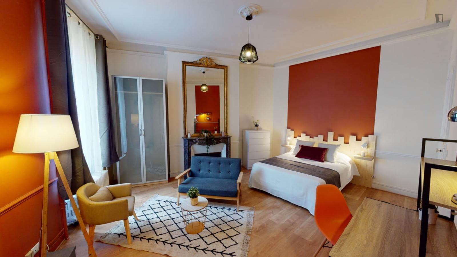 Cosy double bedroom in an 8-Bedroom apartment, close to Pont Cardinet metro station photo 1