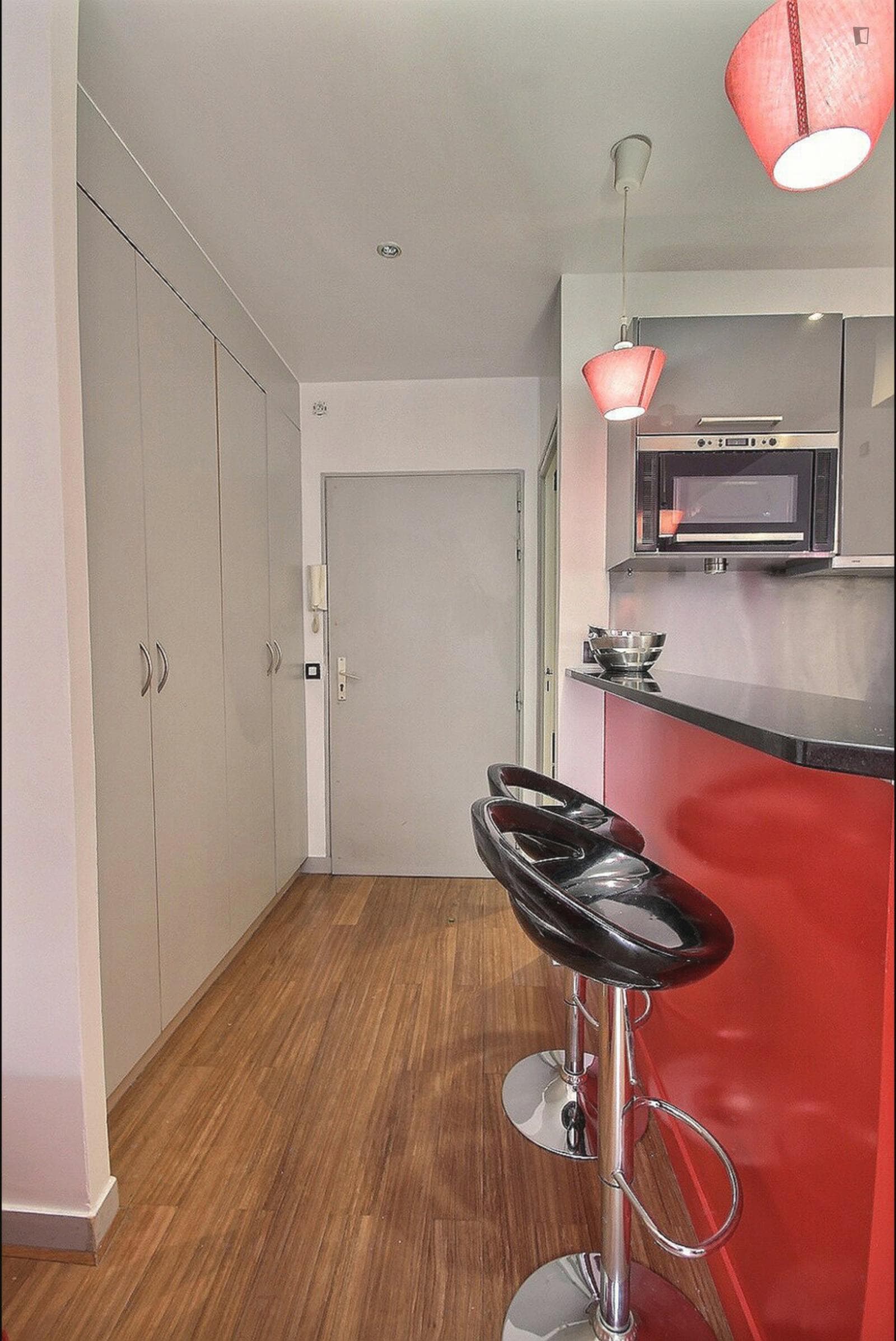 Stunning studio in the central Le Marais neighbourhood photo 1