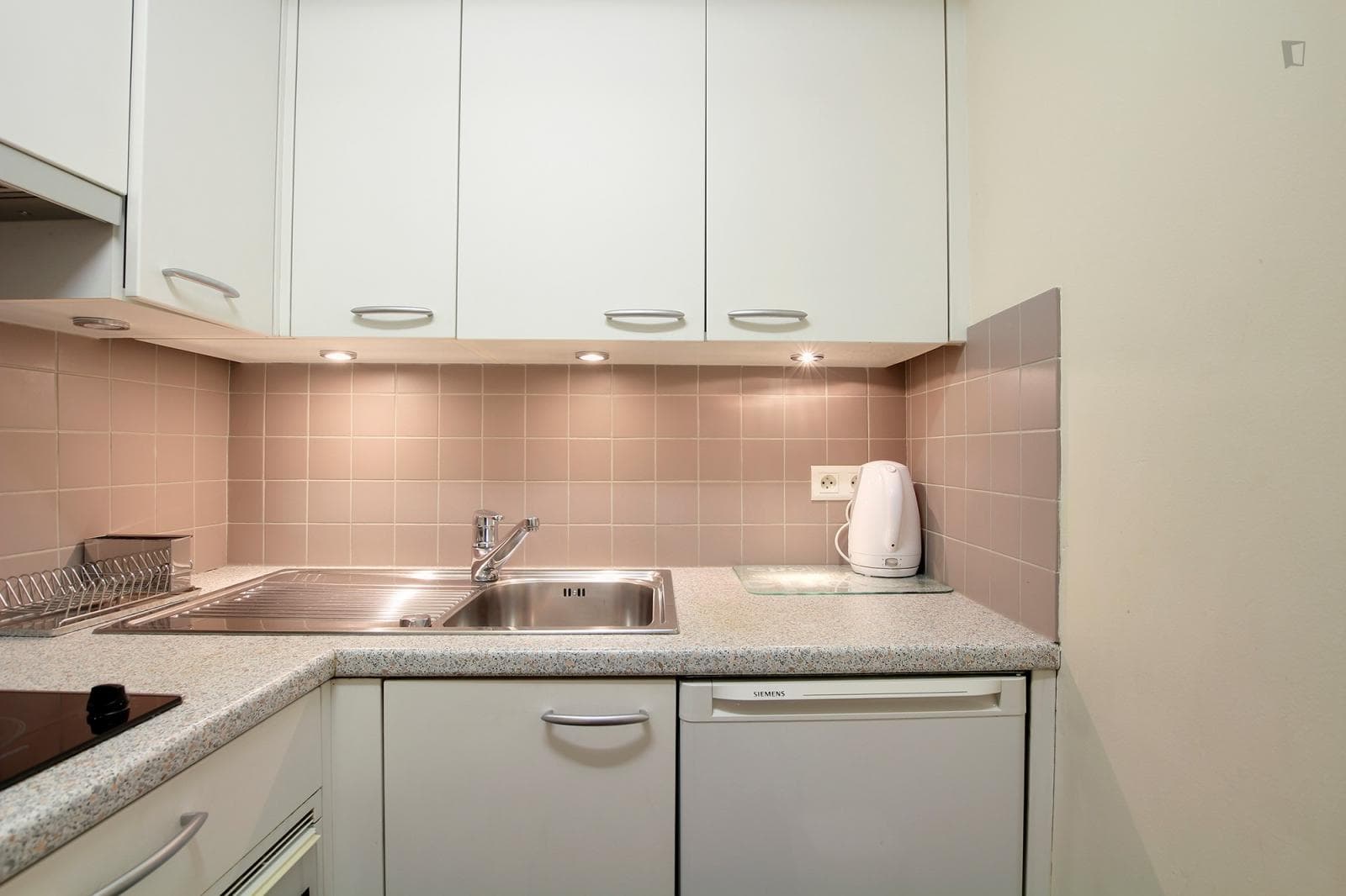 Nice 1 bedroom apartment near Jardin Nenson Mandela photo 1