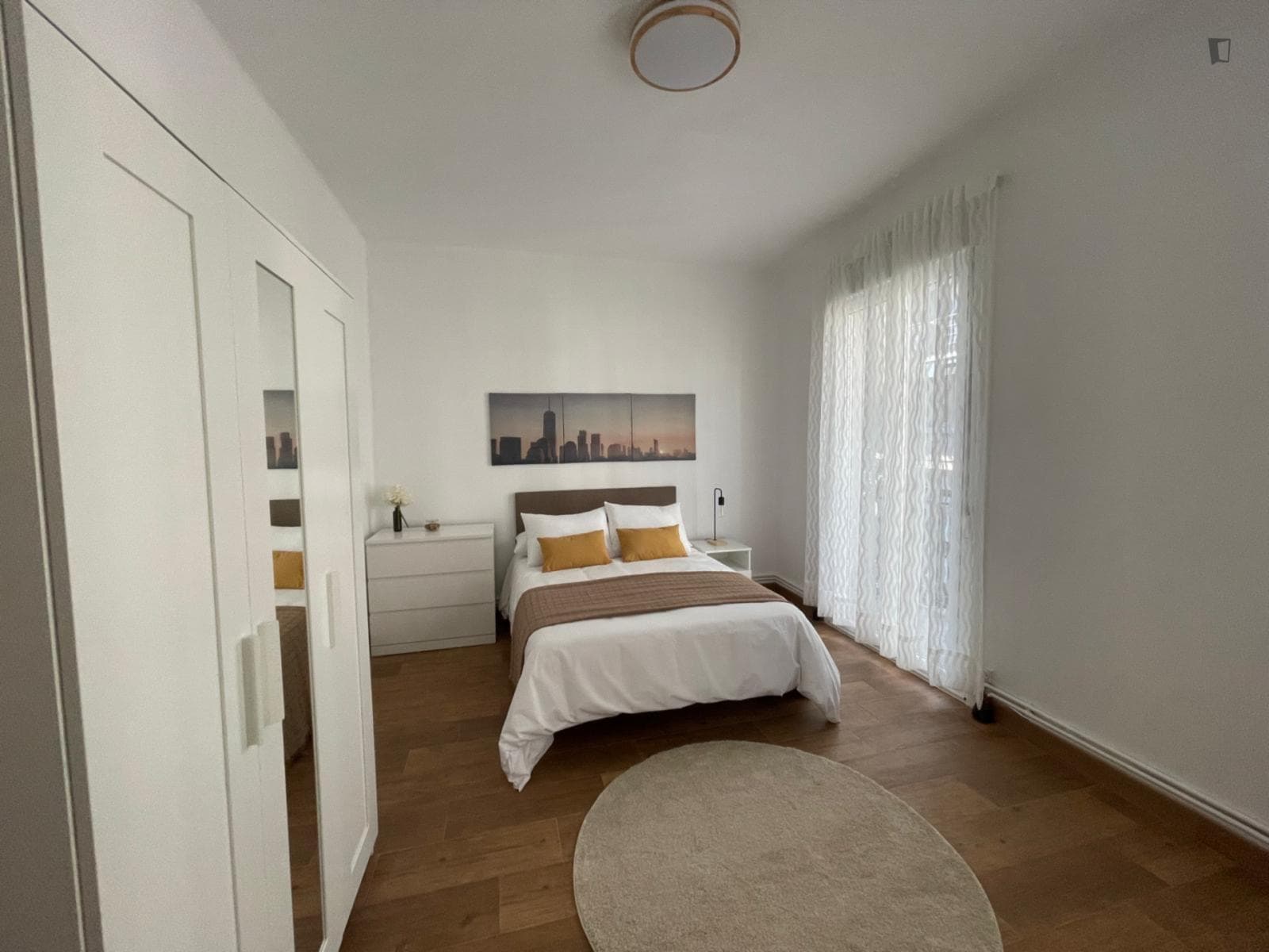 Elegant Double Bedroom close to IES  photo 1