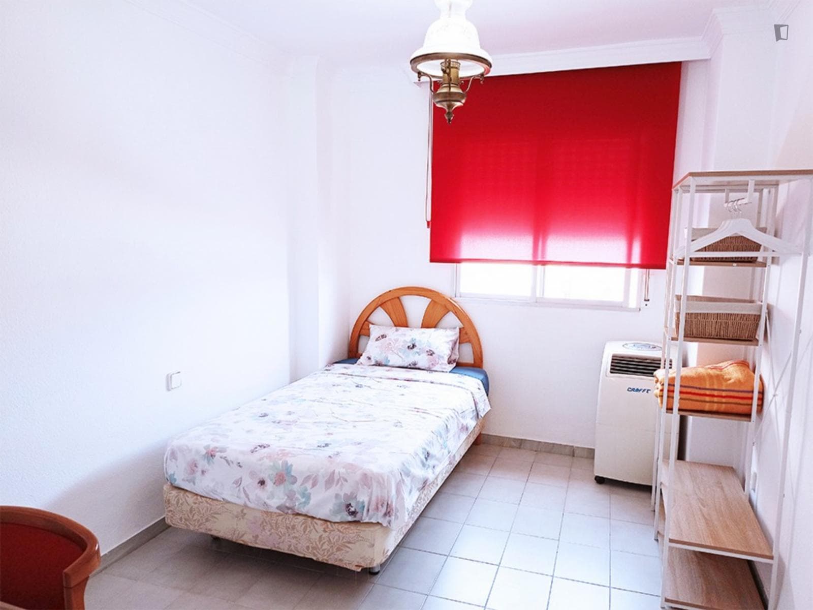 Bright Single Bedroom close to Picasso Park photo 1