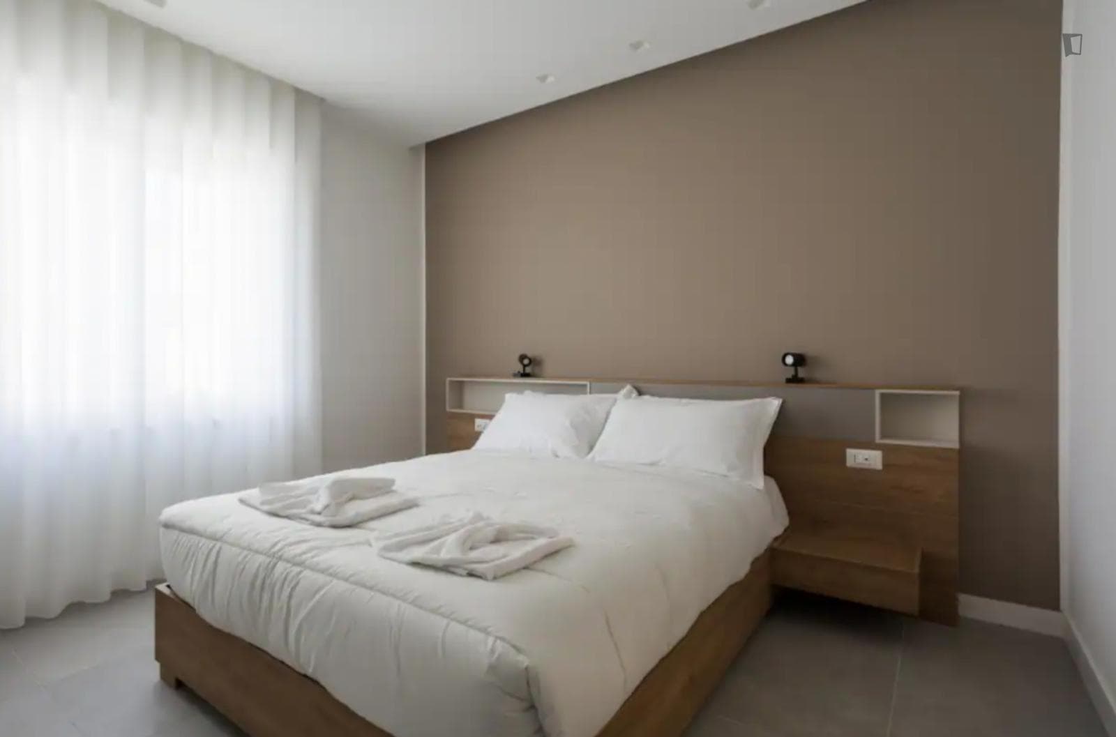 Snug studio near the Leopardi metro photo 1