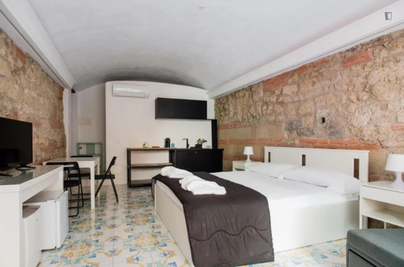 Delightful studio in the centre of Naples photo 1