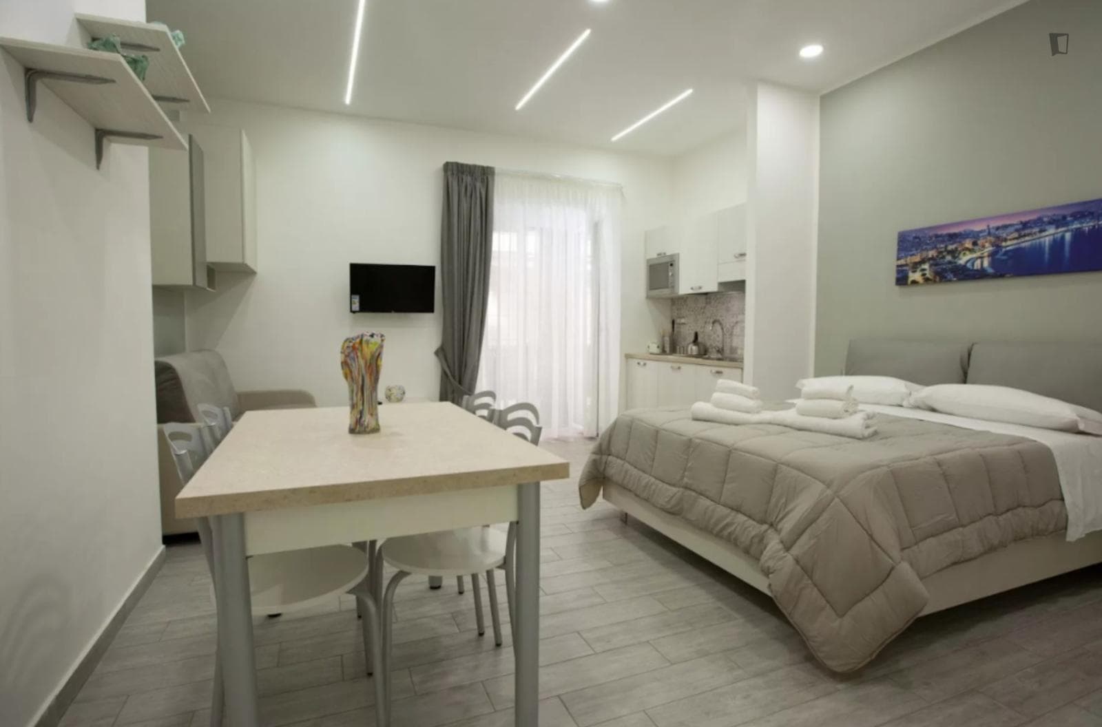 Deligthful studio in seaside Santa Lucia photo 1