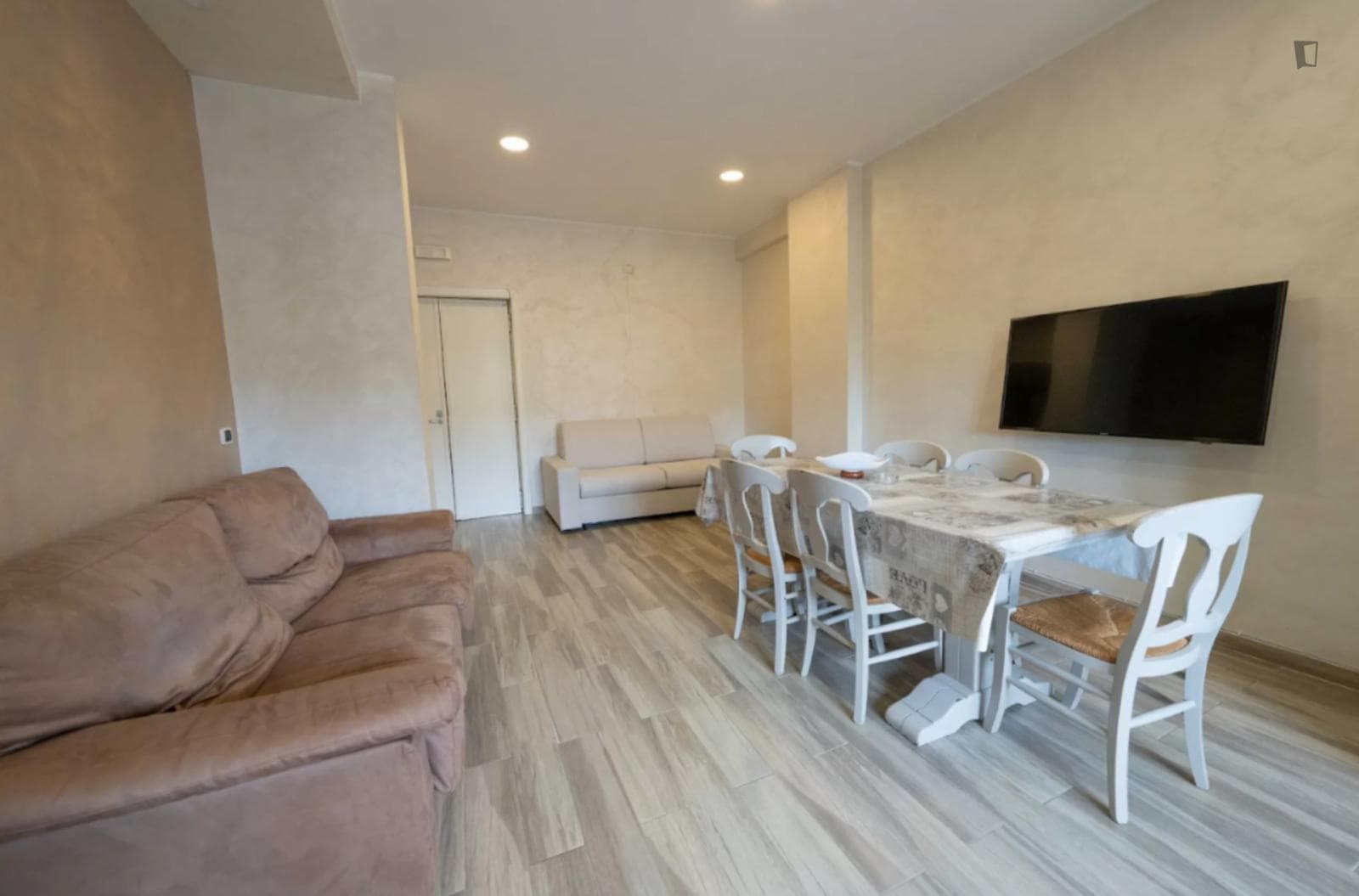 Lovely 1-bedroom flat in the Porto neighbourhood photo 1