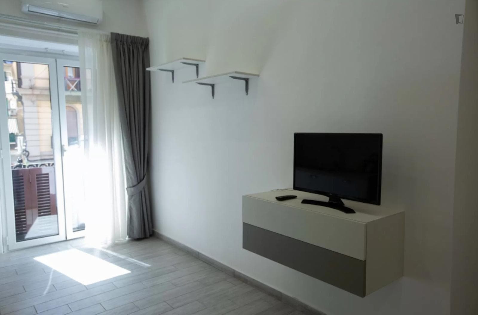 1-Bedroom apartment in sunny Santa Lucia photo 1