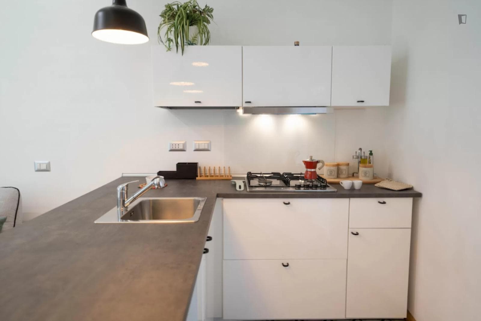 Splendid 1-bedroom apartment in Chiaia photo 1