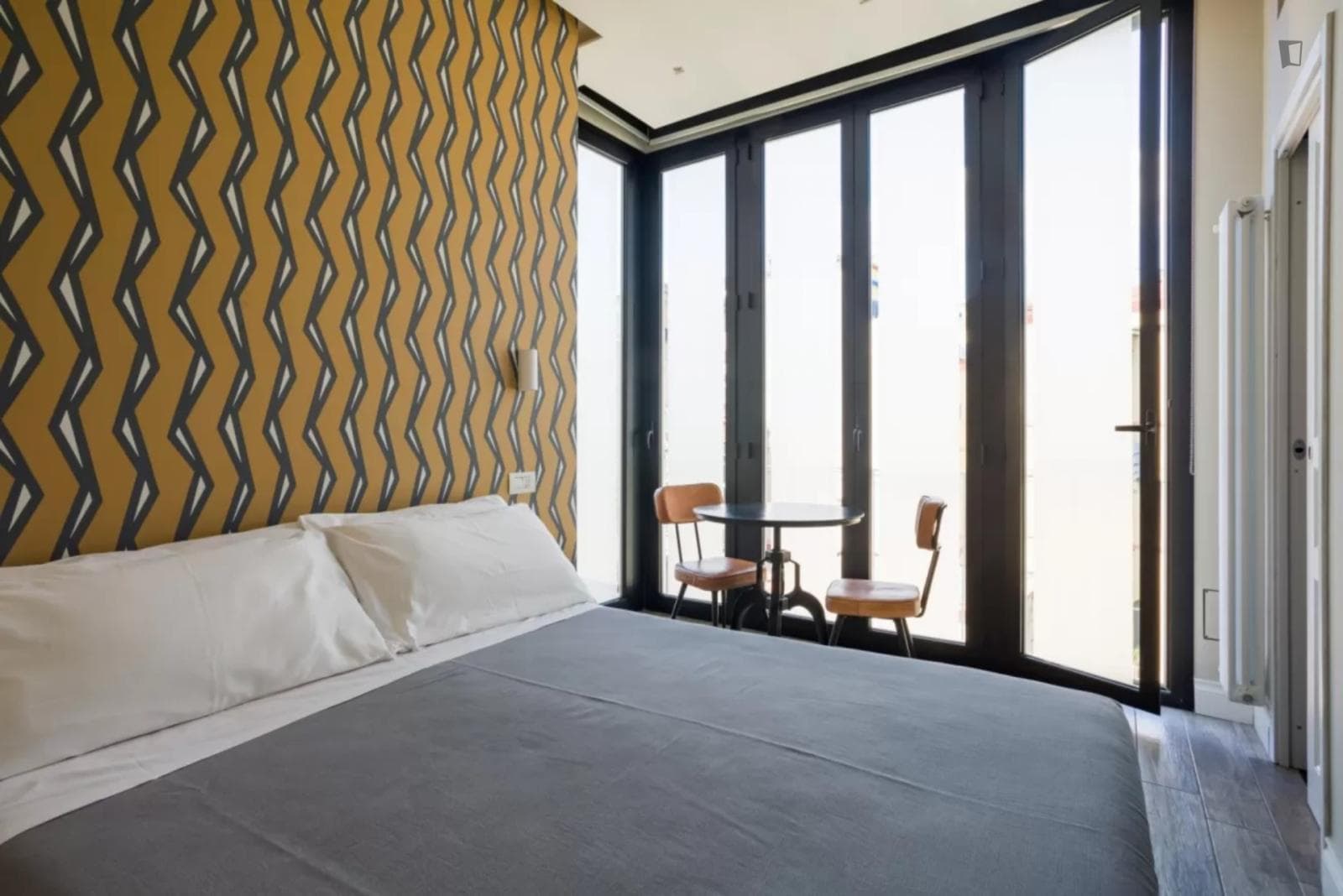 Charismatic double ensuite bedroom in Pendino photo 1