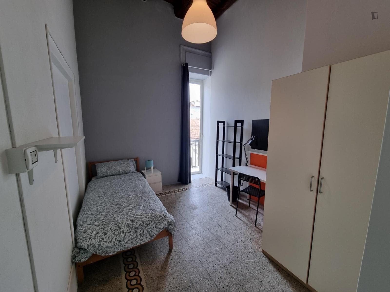 Comfy single bedroom in the heart of Naples photo 1