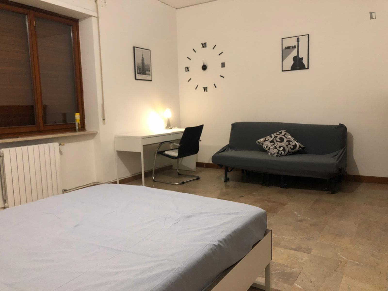 Excellent double bedroom in Rione Alto photo 1