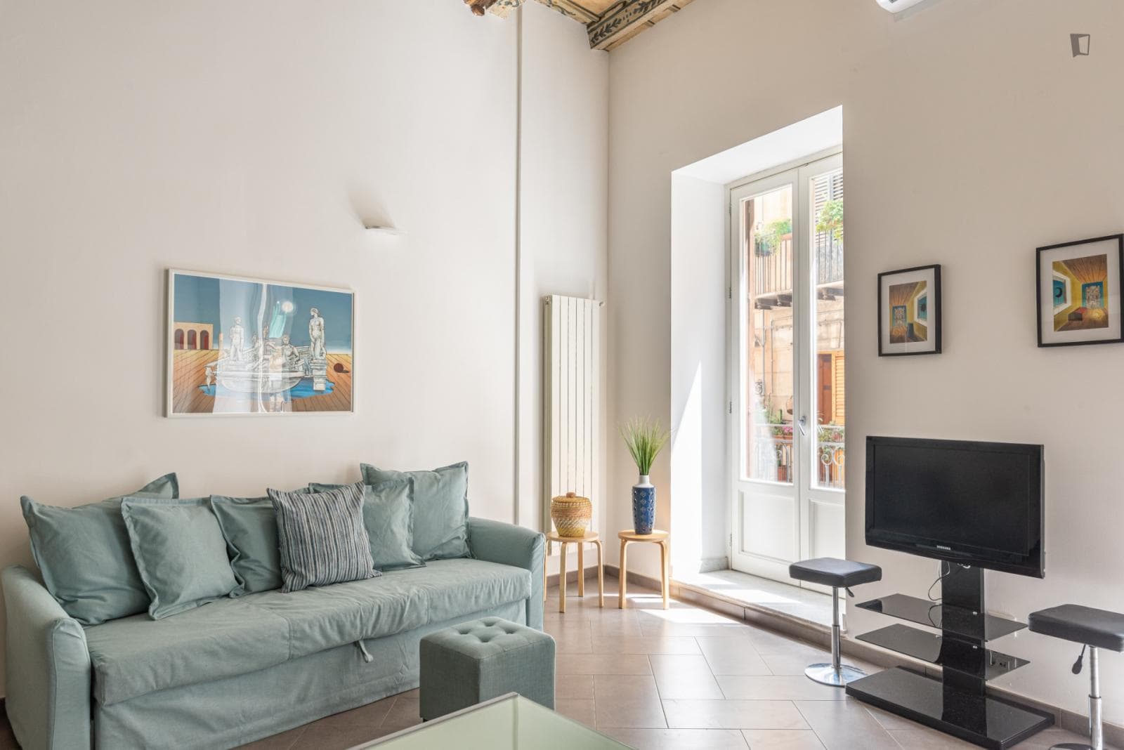 Very charming 2-bedroom apartment in the historical centre of Palermo photo 1