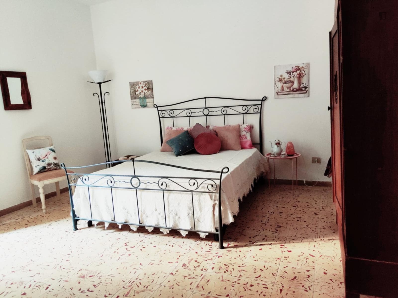 Spacious bedroom in a 3 Bedroom - Apartment in Alghero photo 1