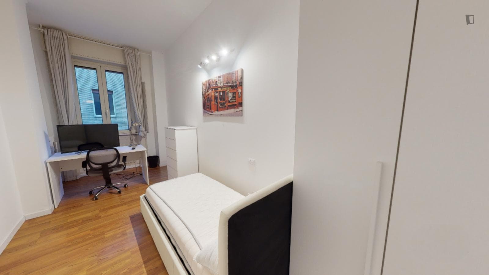 Pleasant single bedroom in Porta Nuova photo 1