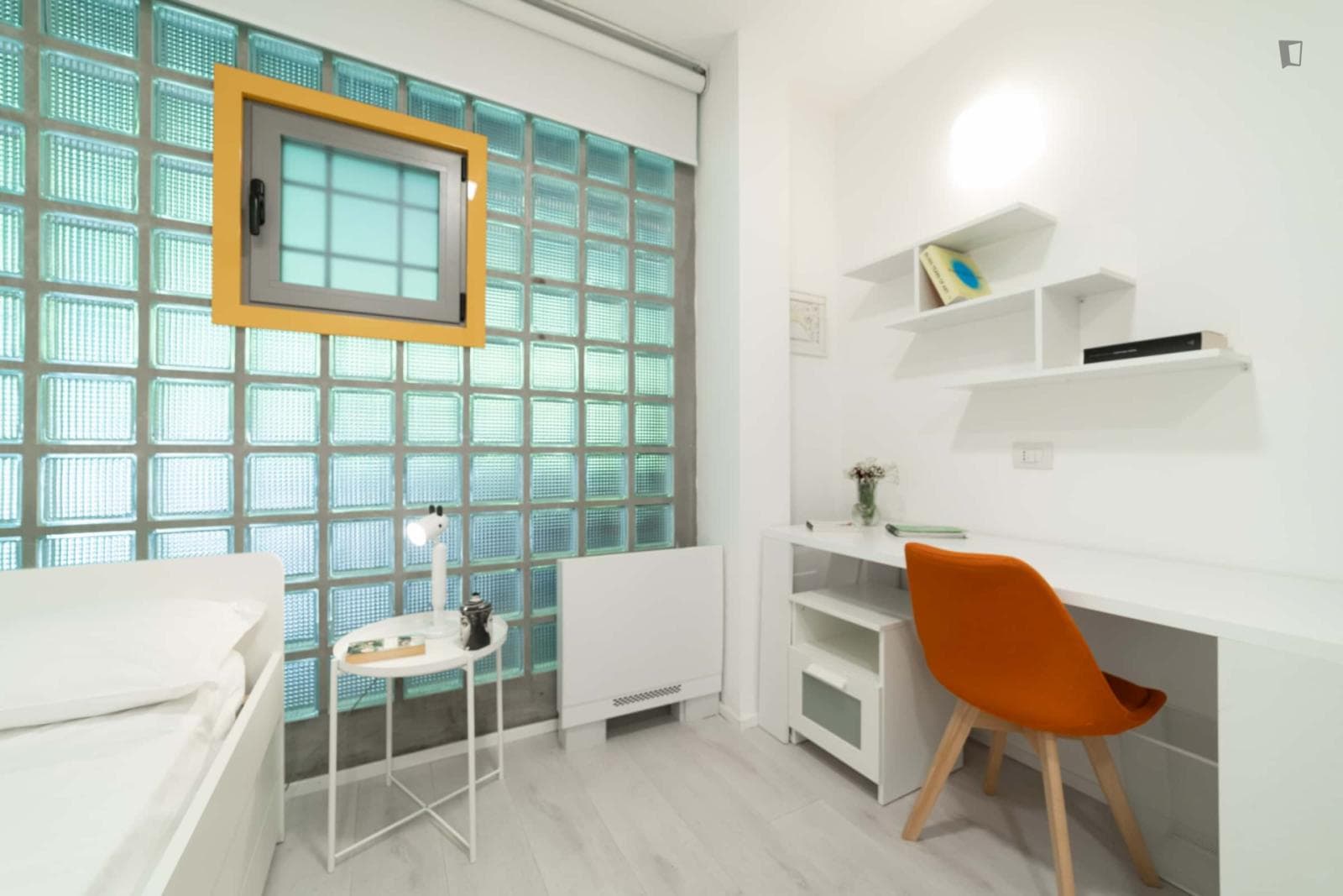 Modern Two-Bedroom Apartment with Garden photo 1
