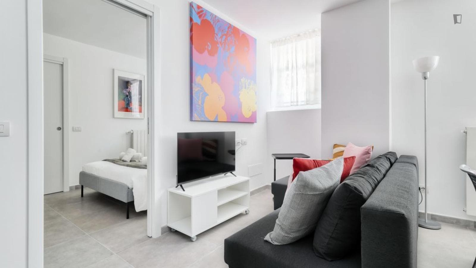 Delightful 1-bedroom apartment in Buonarroti photo 1