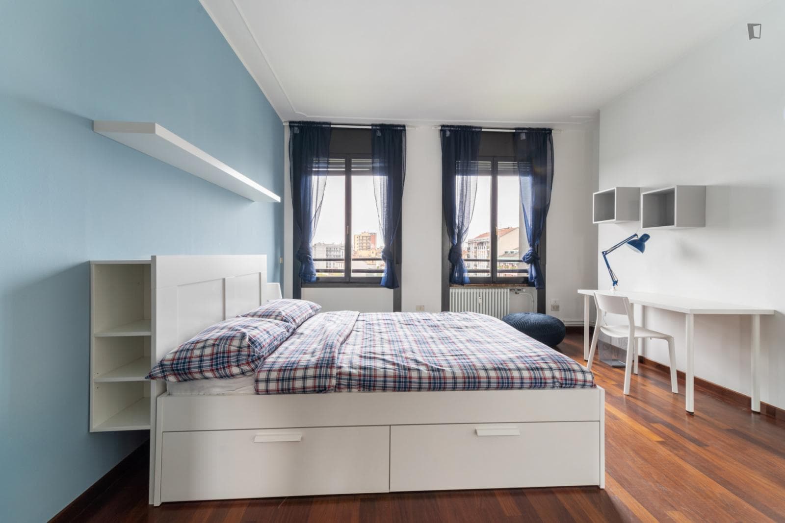 Comfortable Double Bedroom close to Pagano metro station photo 1