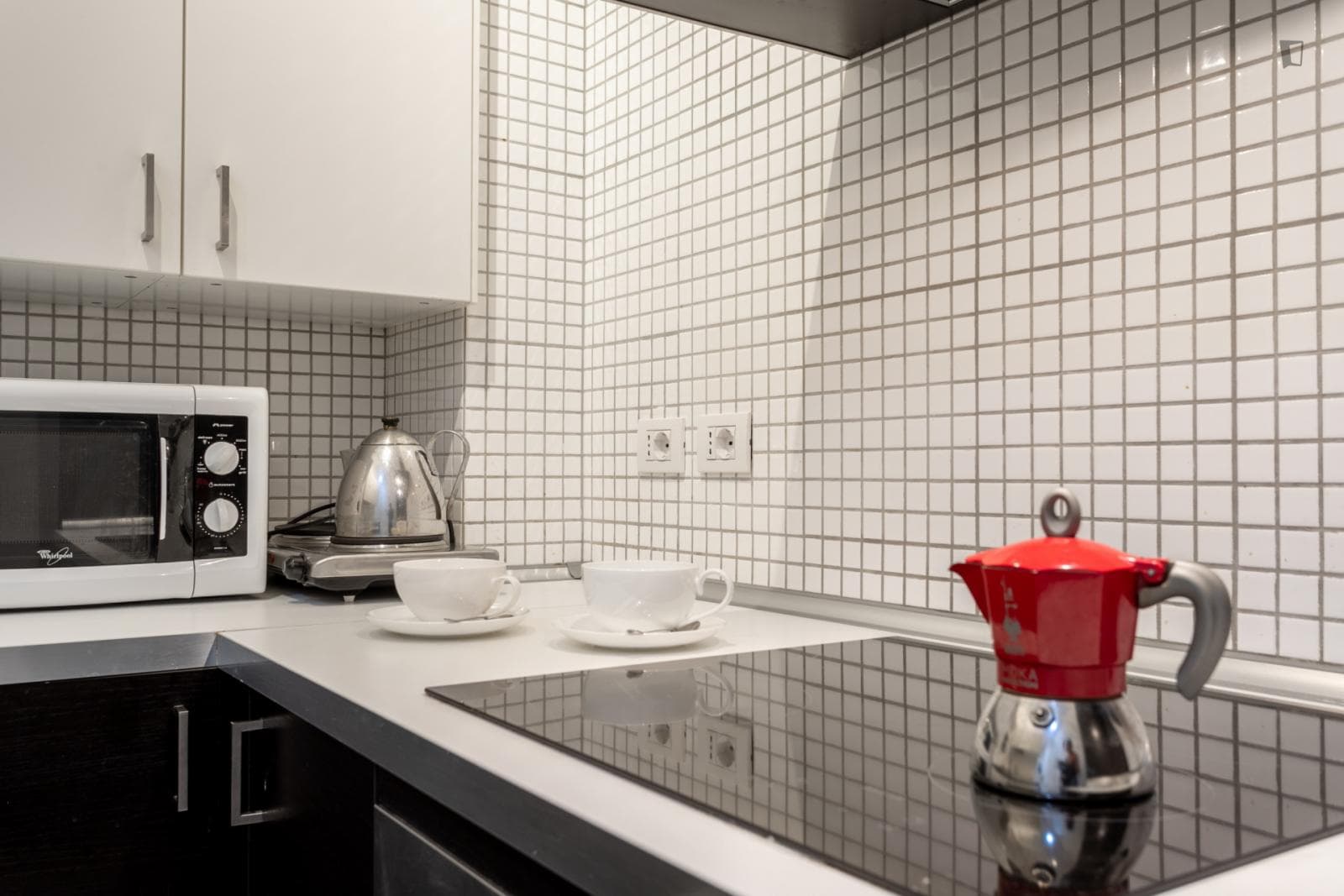 Spacious and modern 2-bedroom apartment next to Università Cattolica del Sacro Cuore photo 1