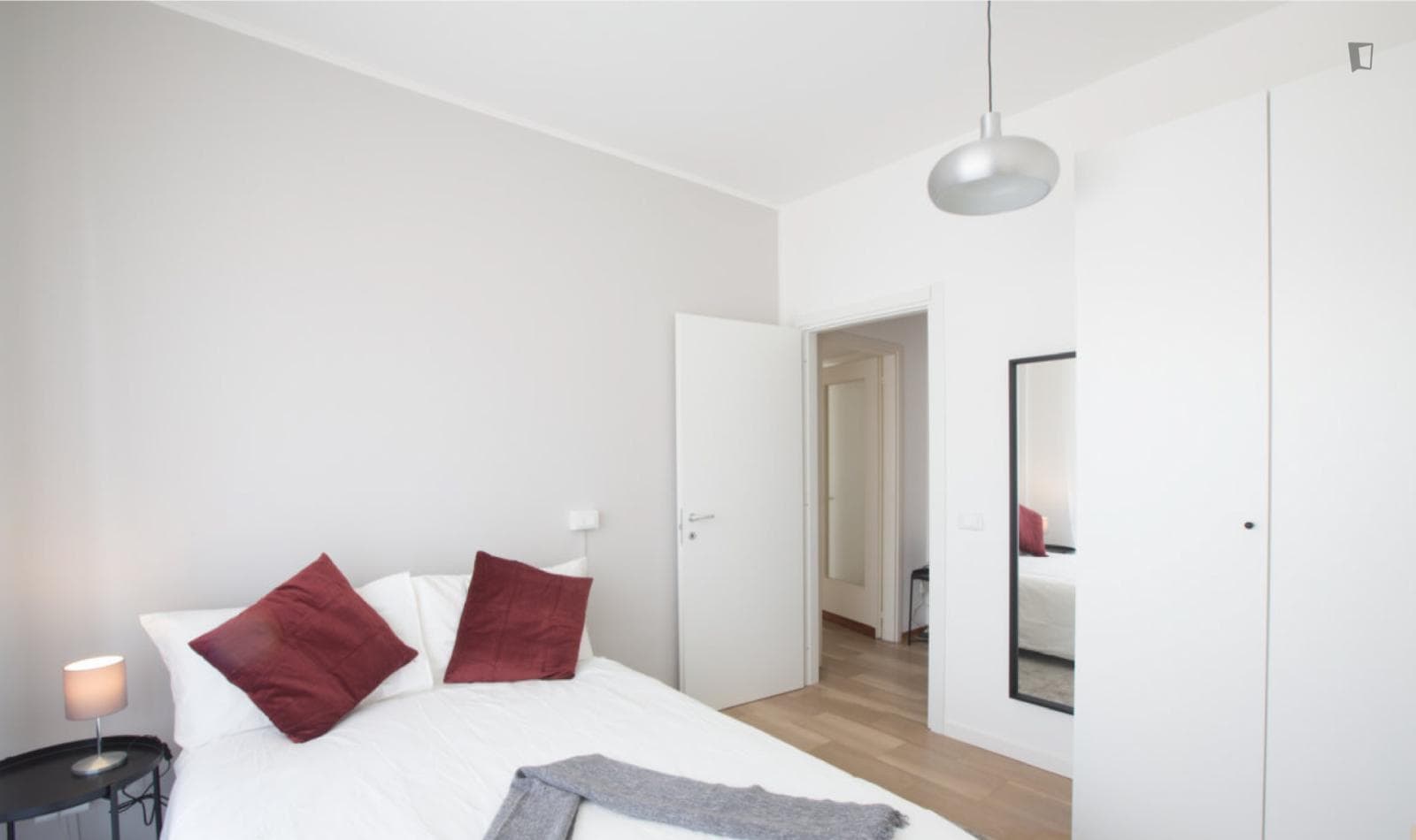 Lovely double bedroom in Greco photo 1