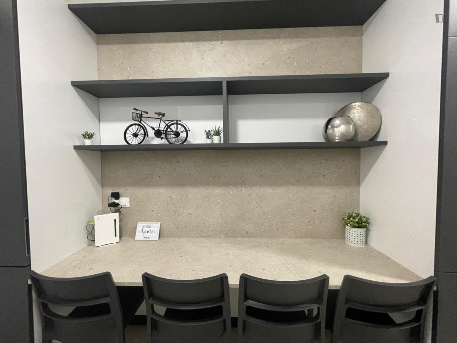 Be3d in a cool twin ensuite bedroom, in Carrobbio photo 1