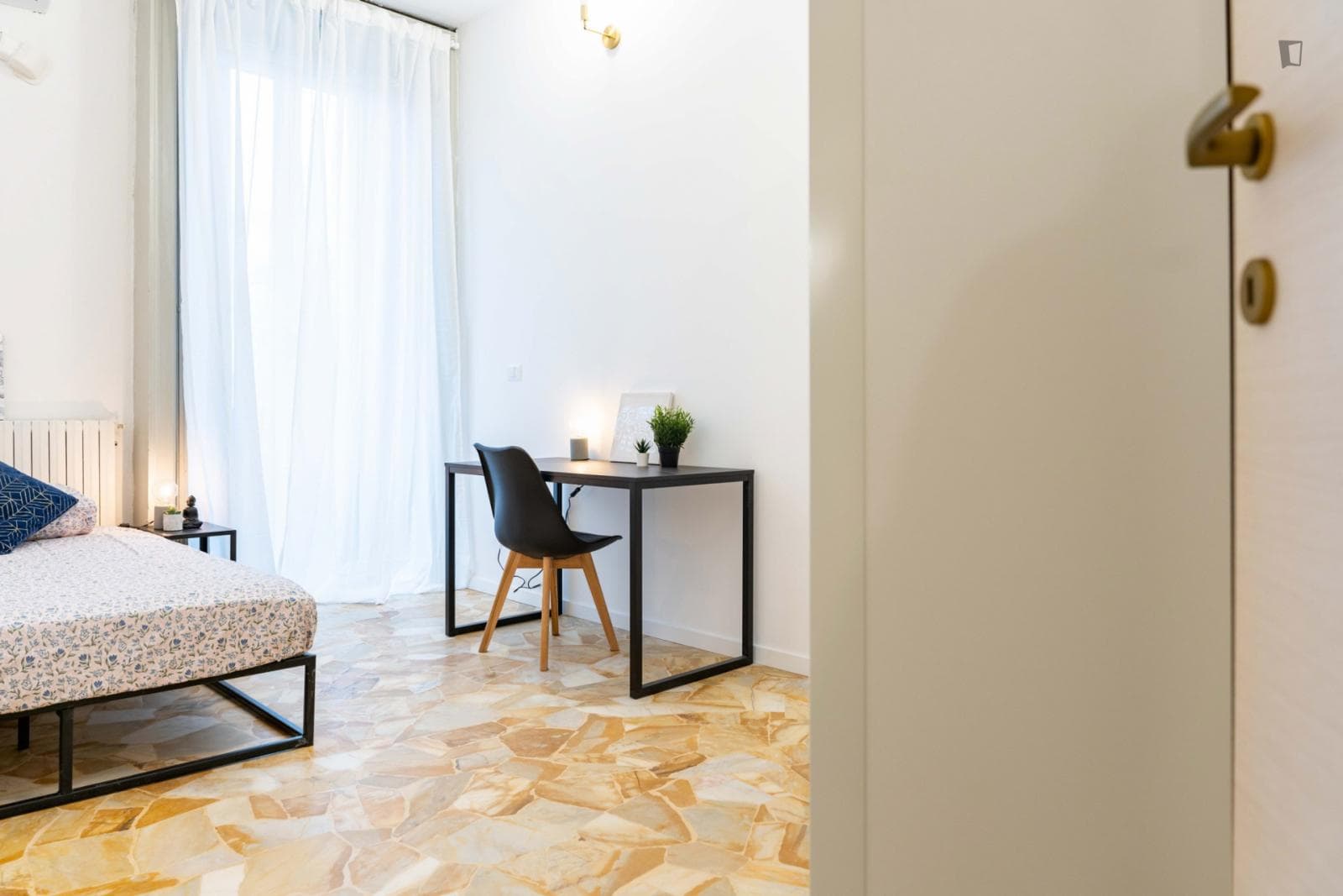 Interesting single bedroom near Politecnico di Milano photo 1