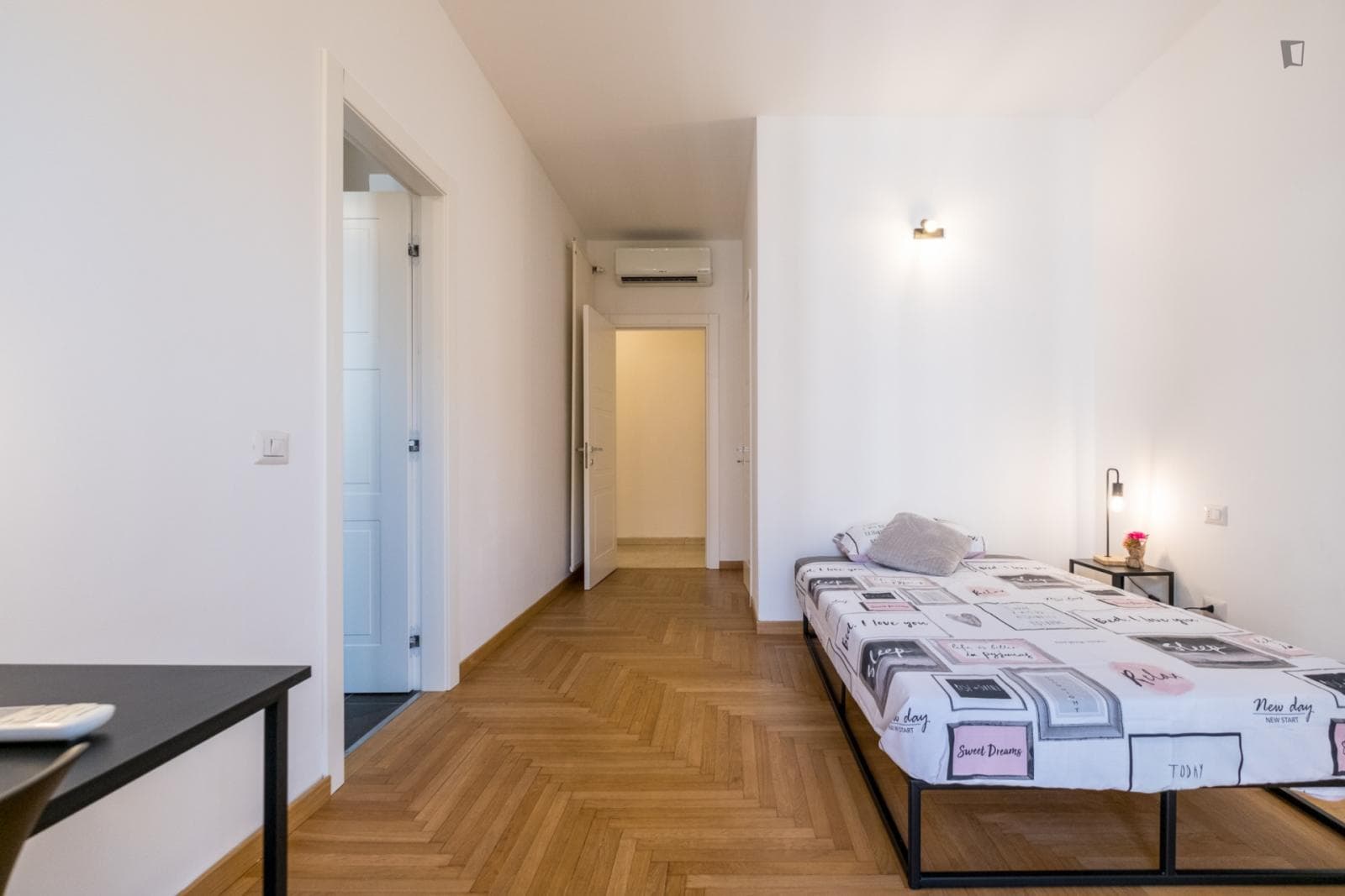 Bright single bedroom in Sempione Park photo 1