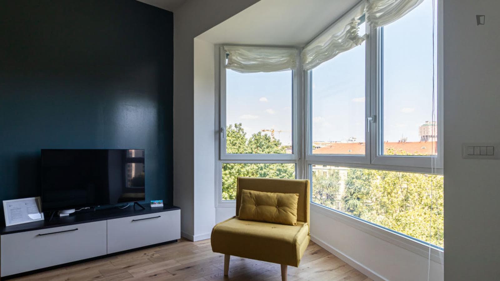 Inviting 1-bedroom apartment near Università Bocconi photo 1