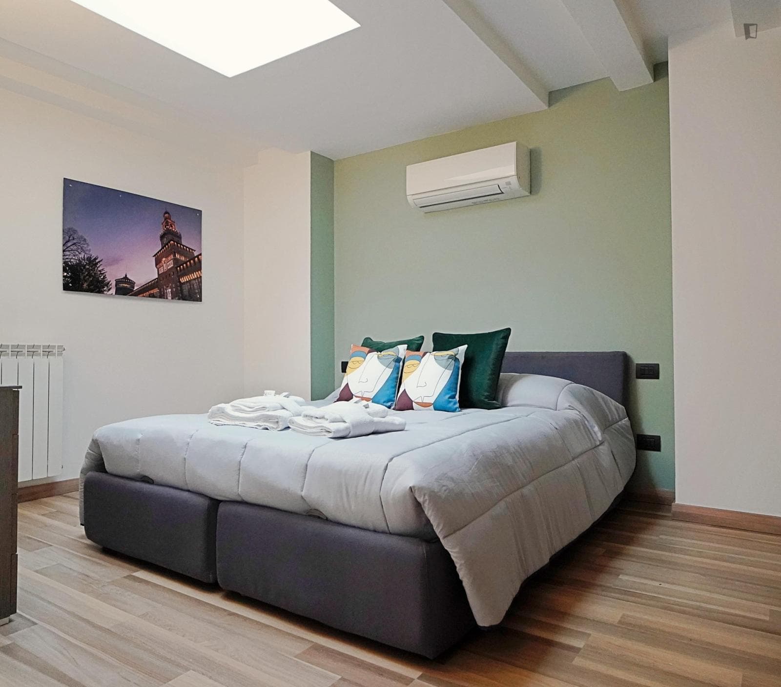 Pleasant double bedroom in the Bovisa train station photo 1