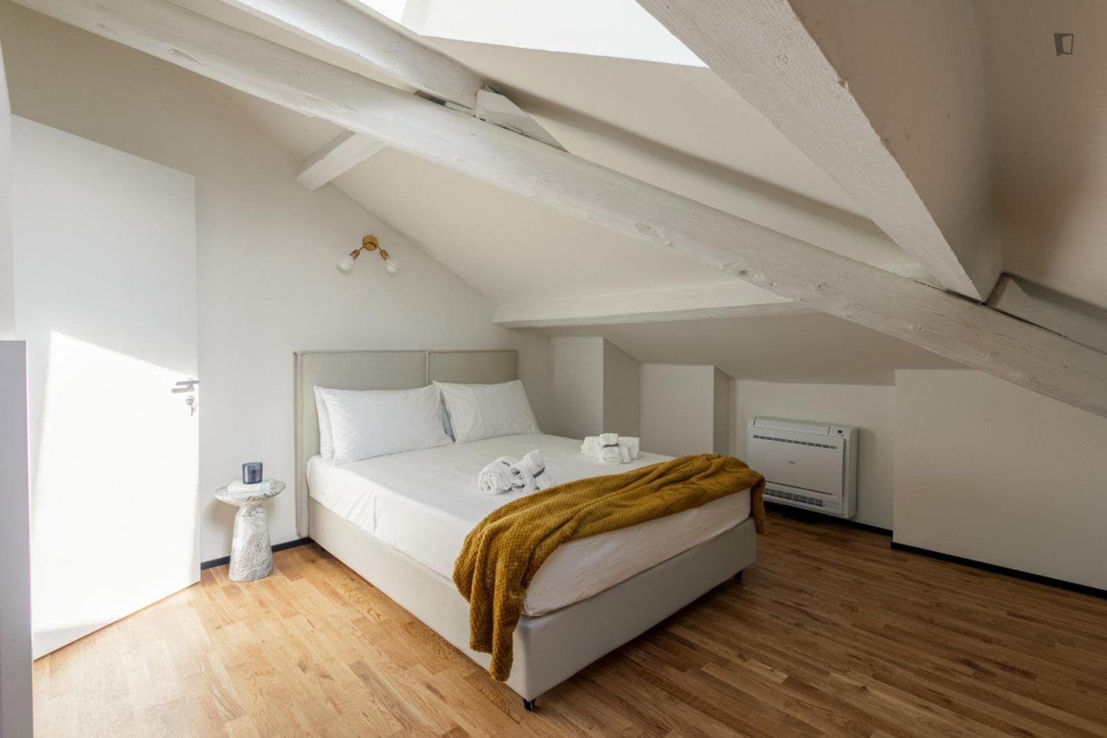 Neat single bedroom near the Bovisa La Masa campus of Politecnico di Milano photo 1