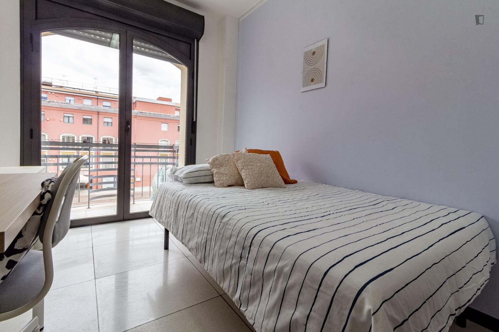 Welcoming single ensuite bedroom in Sassari photo 1