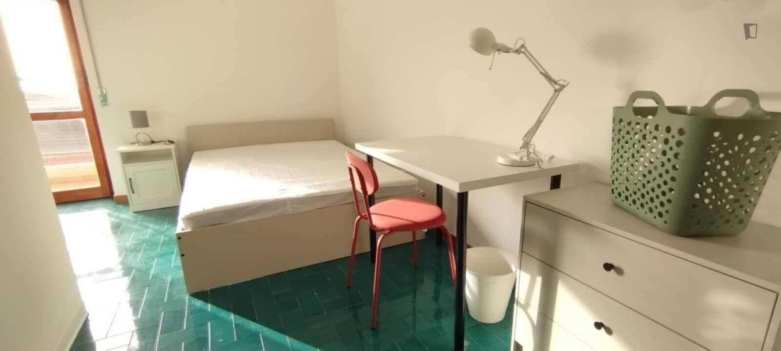 Bright single bedroom in Cappuccini photo 1