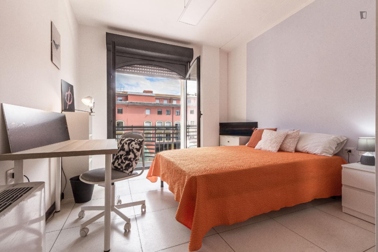 Lovely single ensuite bedroom in Sassari photo 1