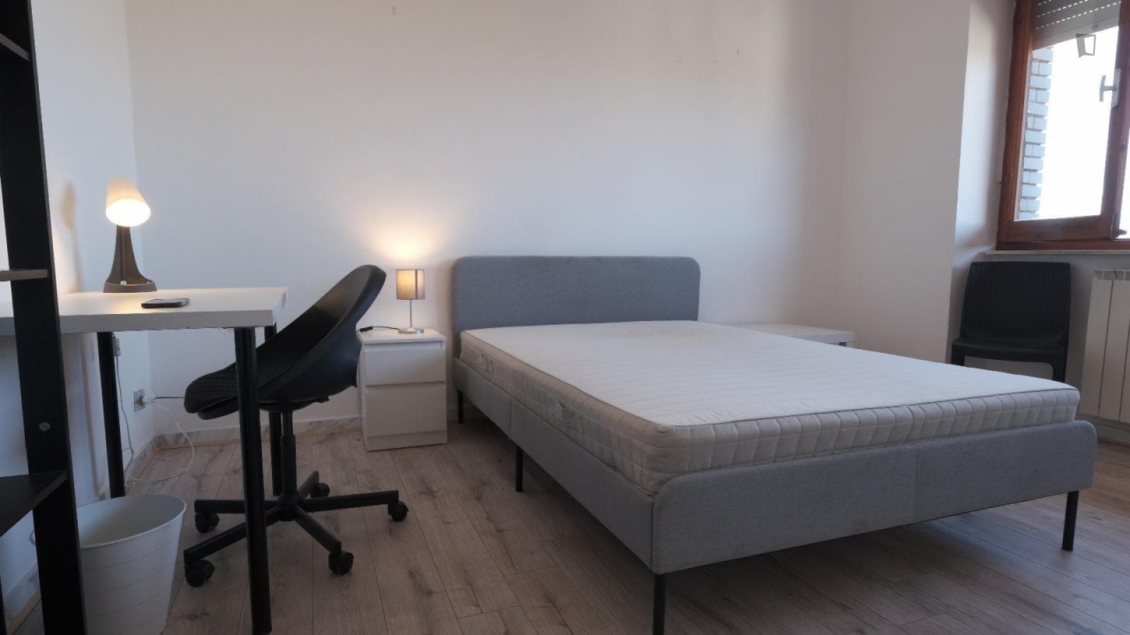 Inviting single bedroom in Cappuccini photo 1